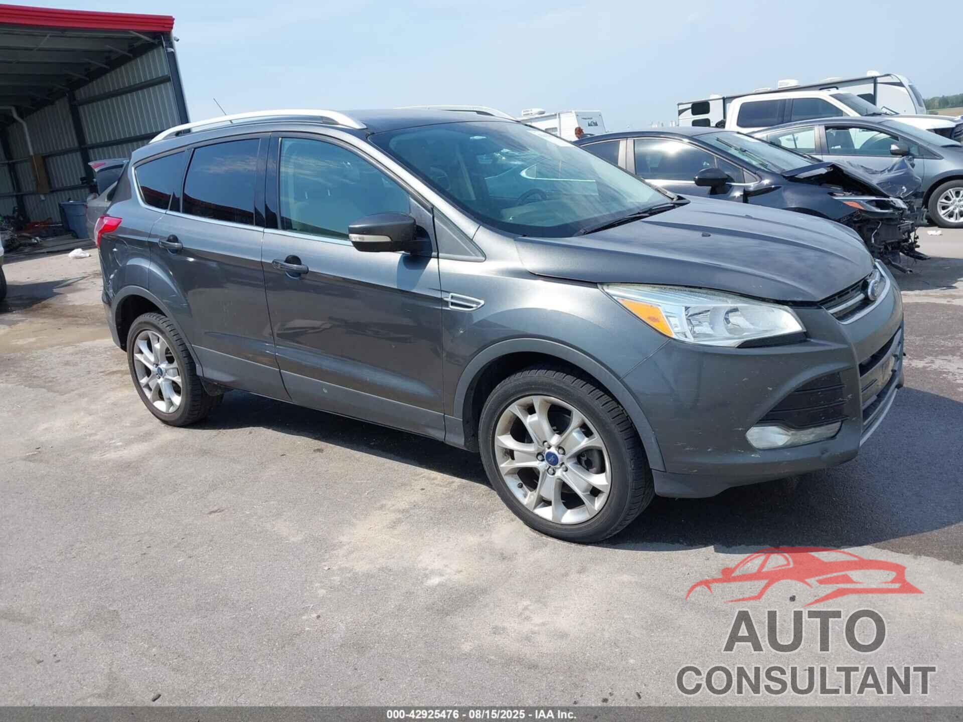 FORD ESCAPE 2015 - 1FMCU9J90FUA08230