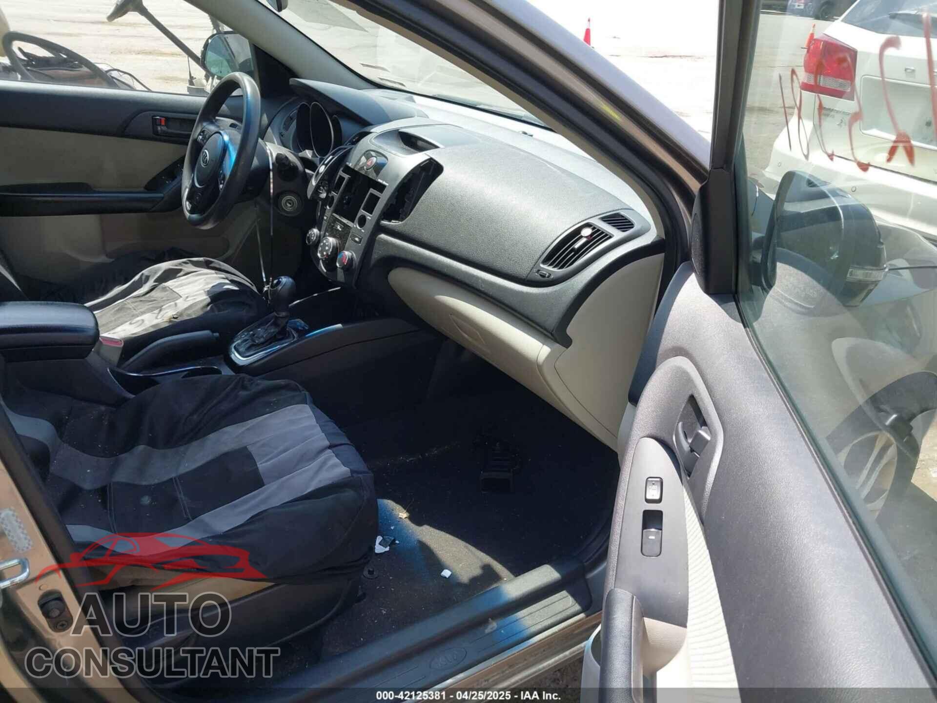 KIA FORTE 2011 - KNAFU4A22B5405396