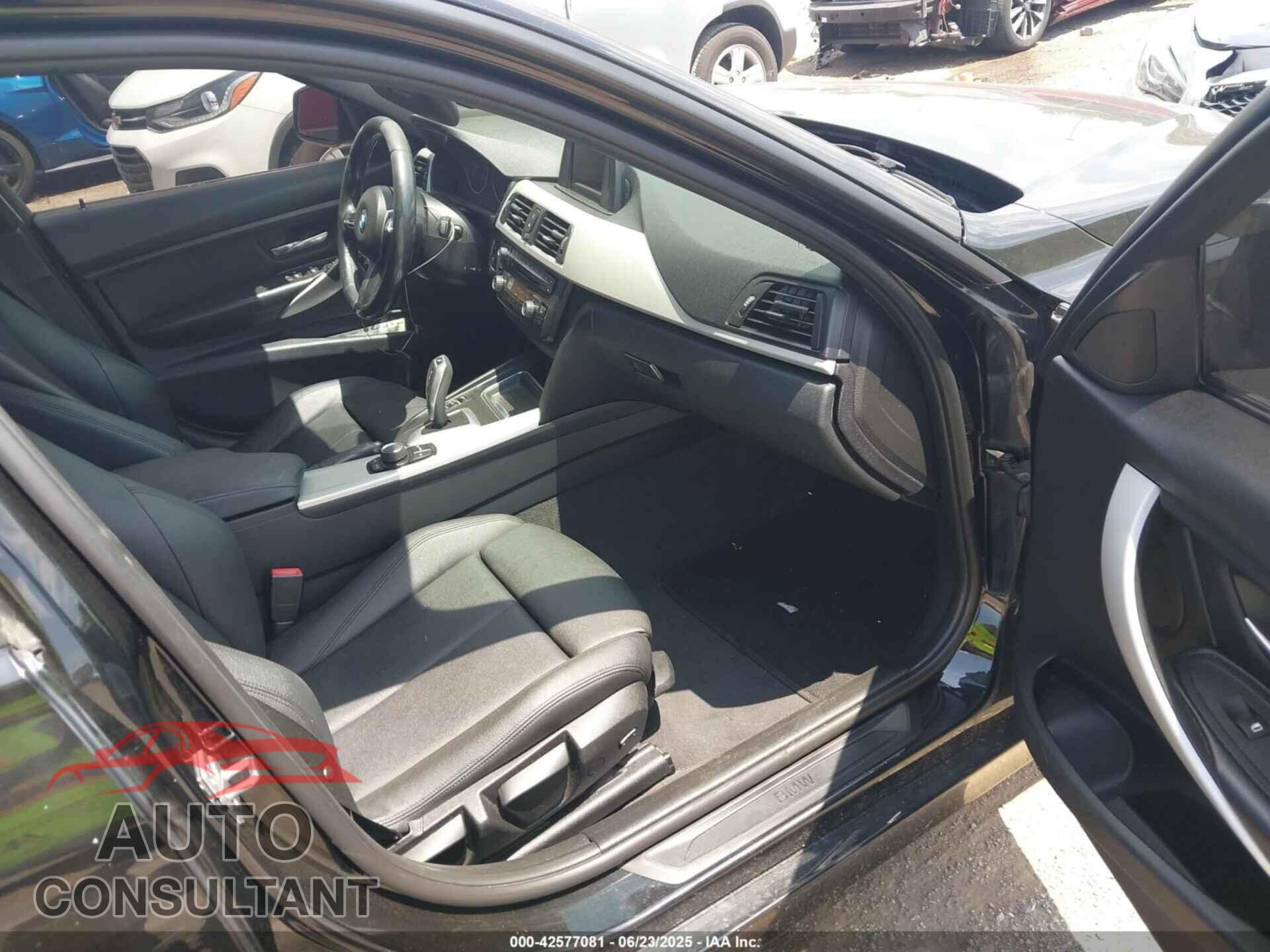 BMW 320I 2013 - WBA3C3C50DF980052
