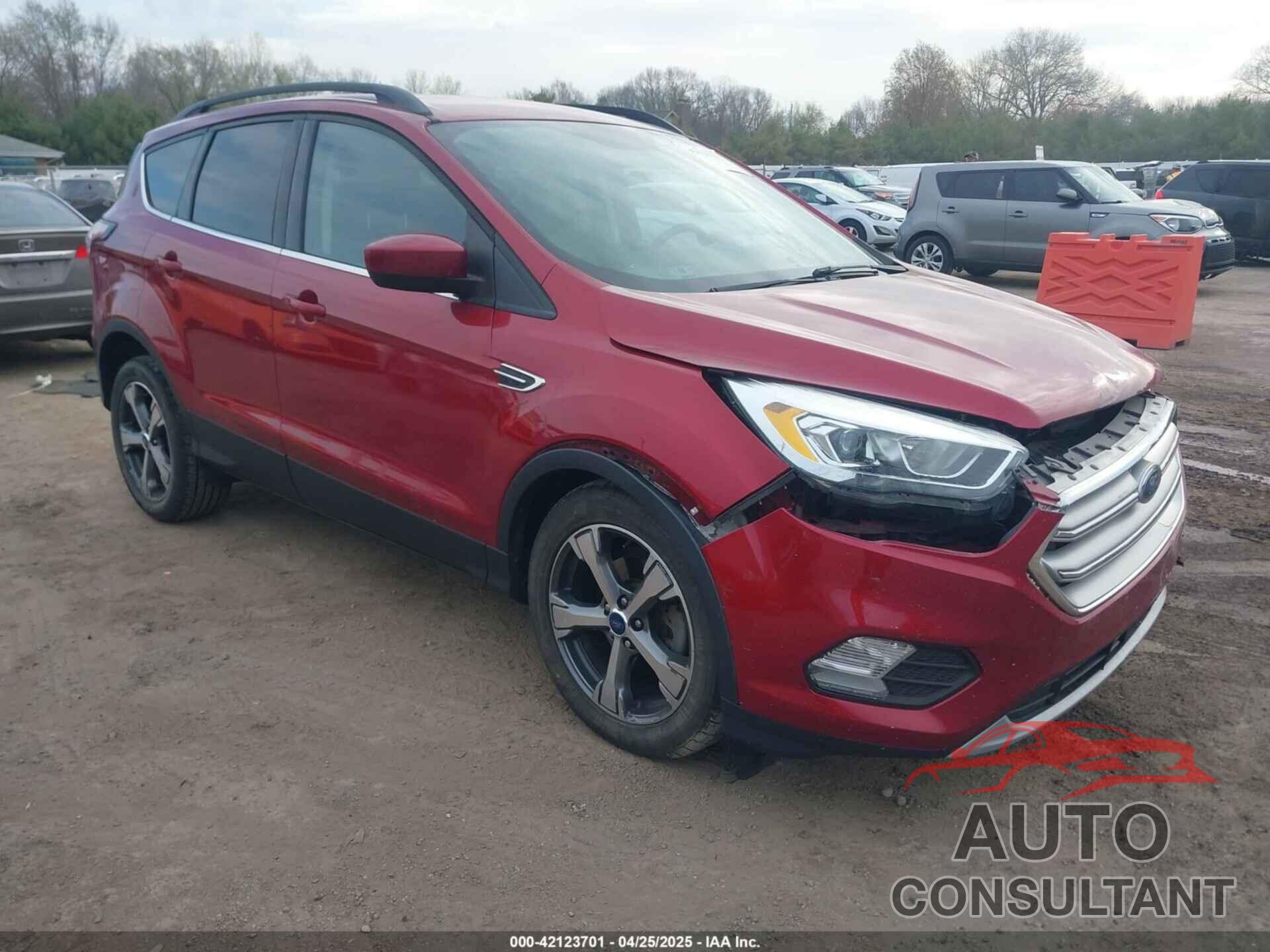 FORD ESCAPE 2017 - 1FMCU0GD4HUB77614