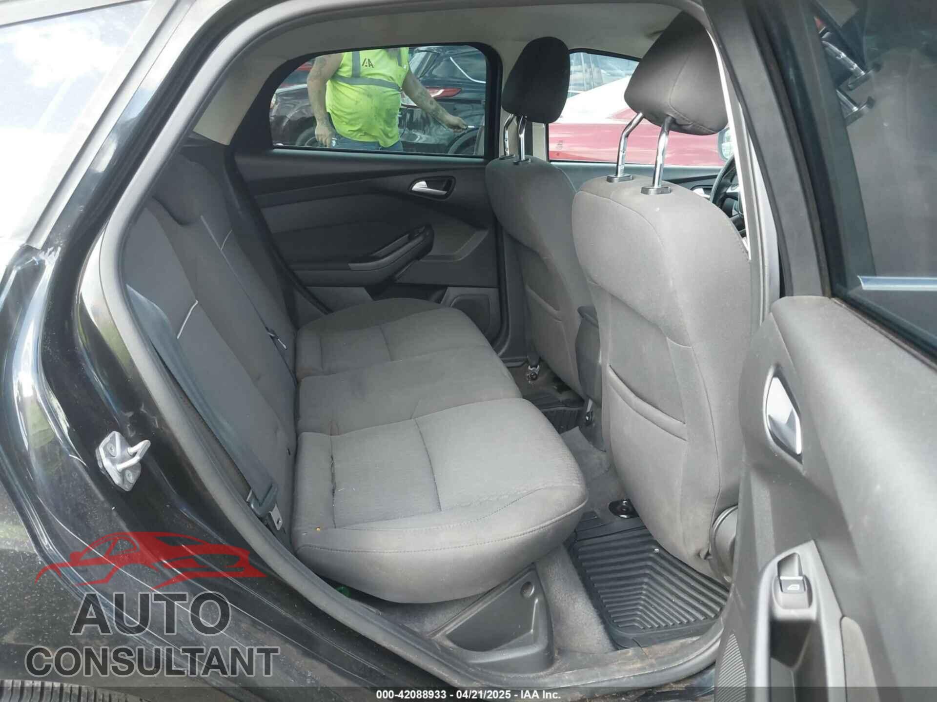 FORD FOCUS 2012 - 1FAHP3M2XCL106248