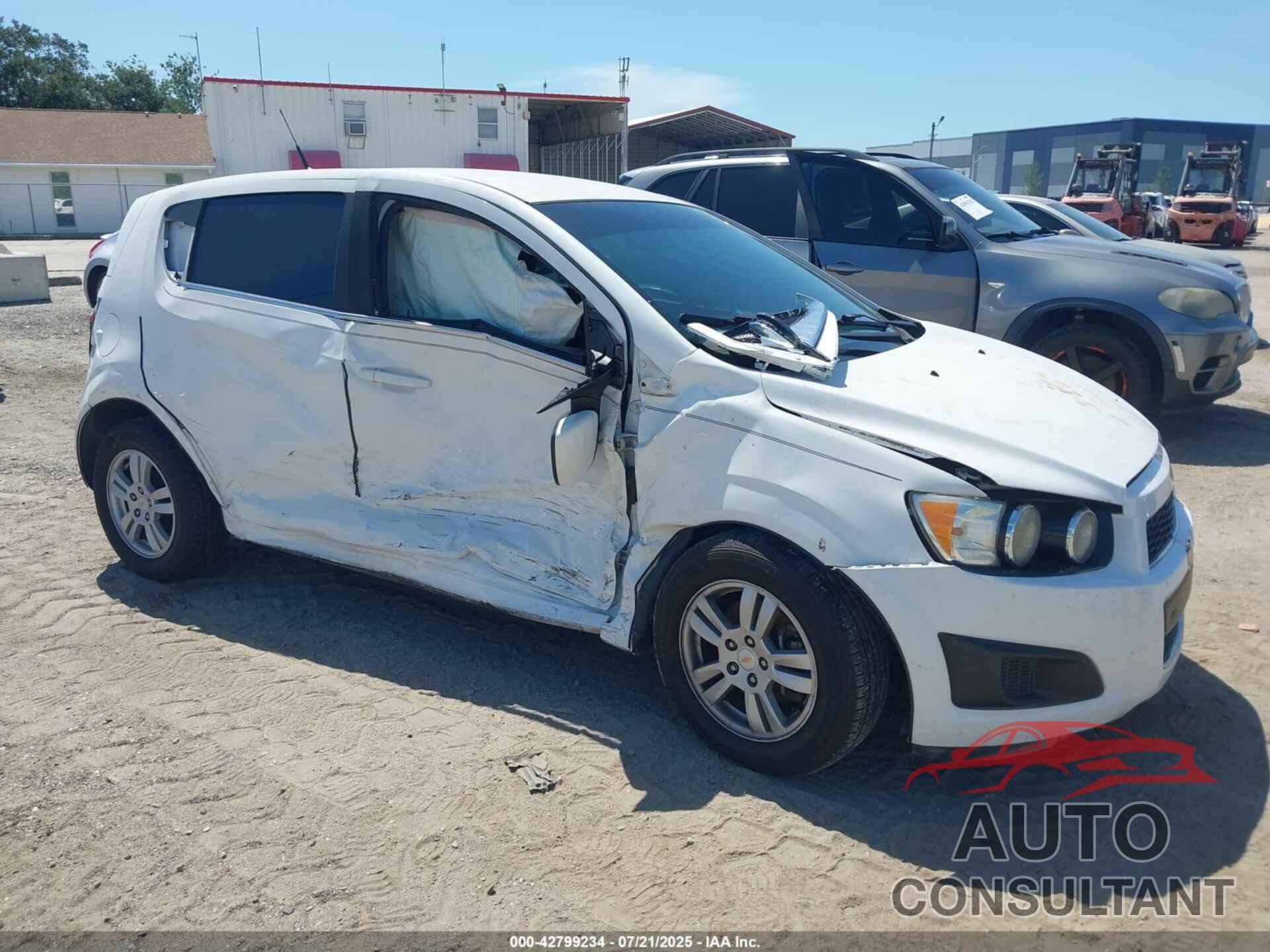 CHEVROLET SONIC 2012 - 1G1JC6SB0C4206096