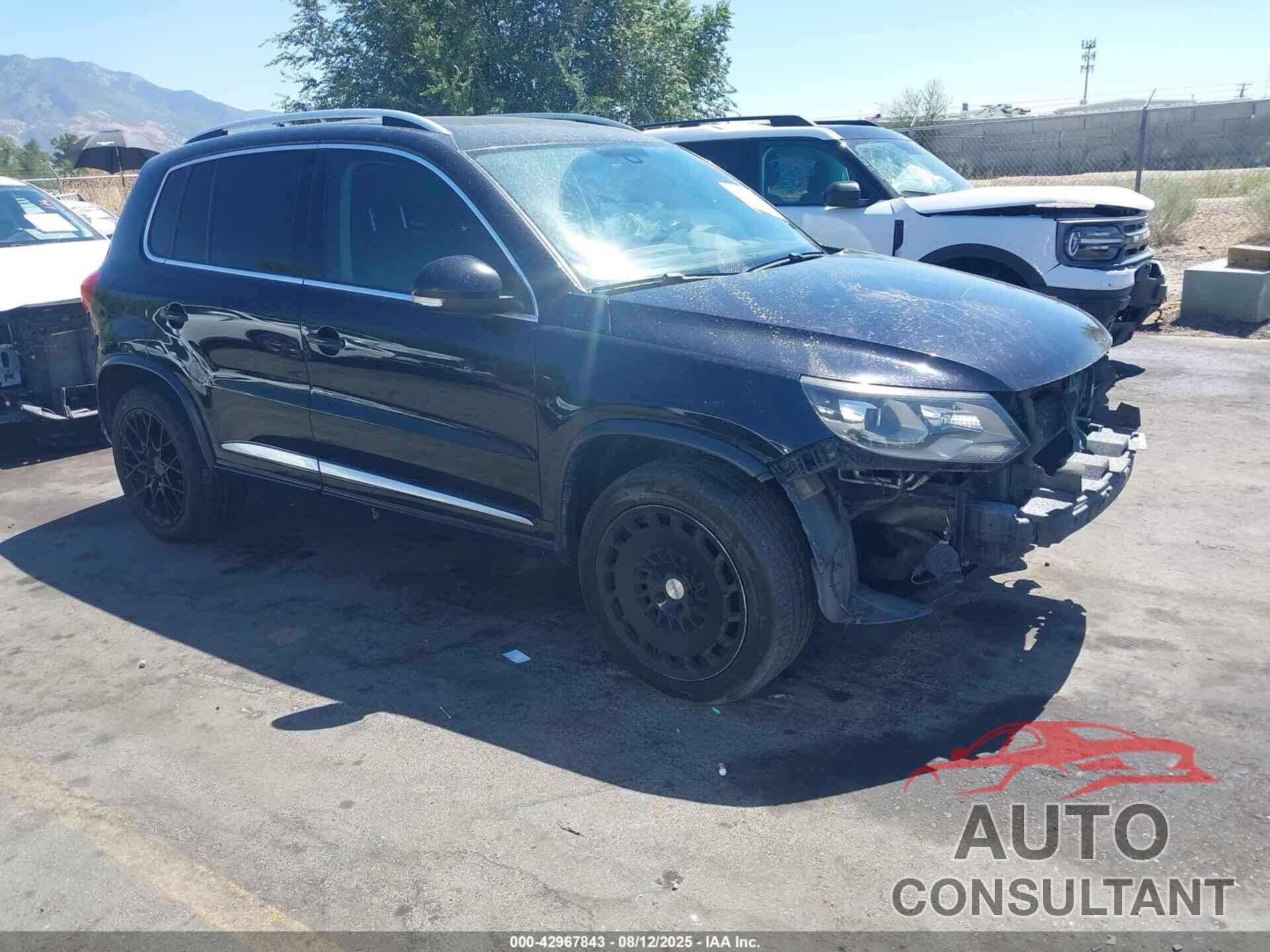 VOLKSWAGEN TIGUAN 2017 - WVGUV7AX4HW503932