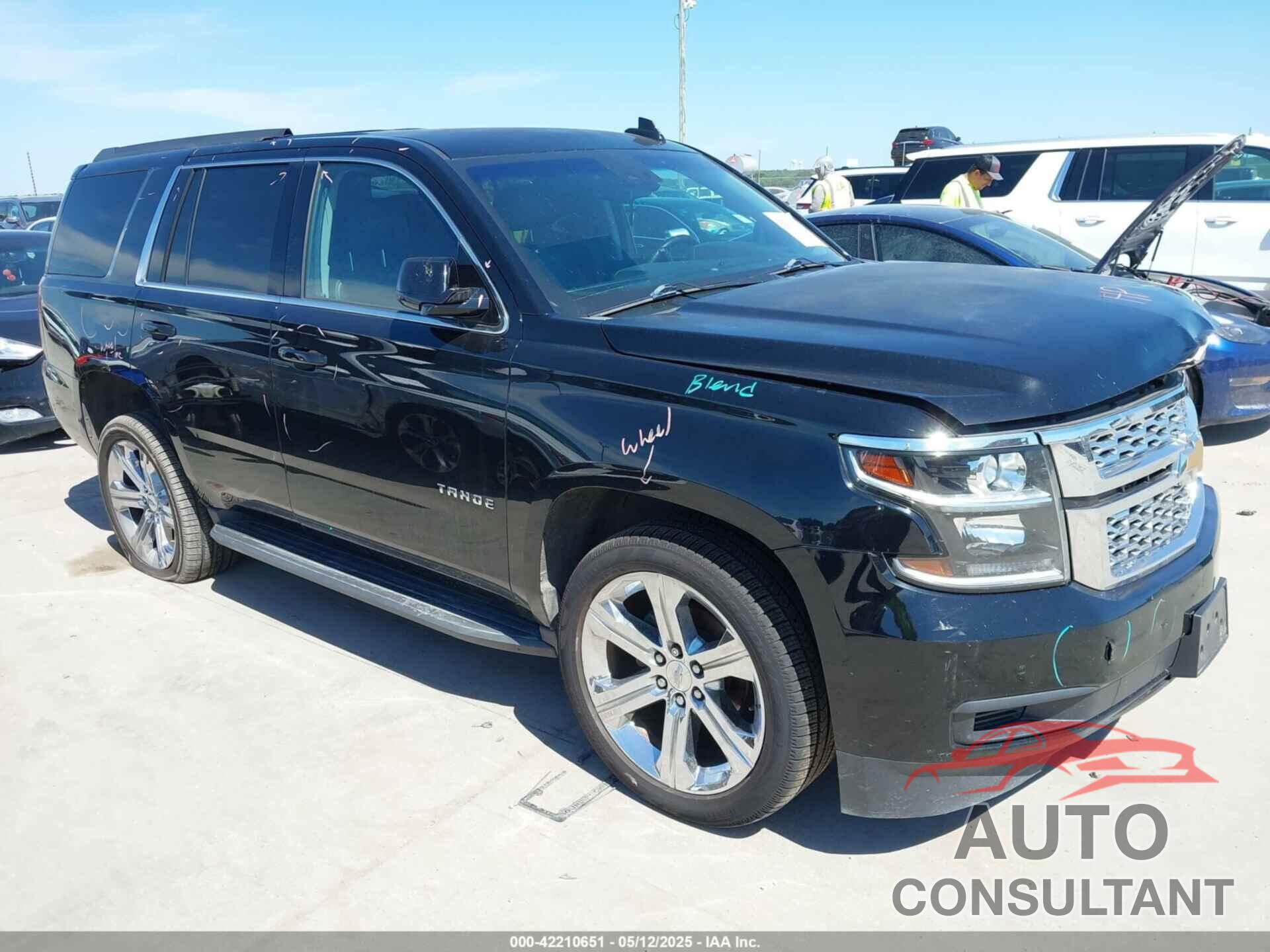 CHEVROLET TAHOE 2017 - 1GNSCBKC3HR373650