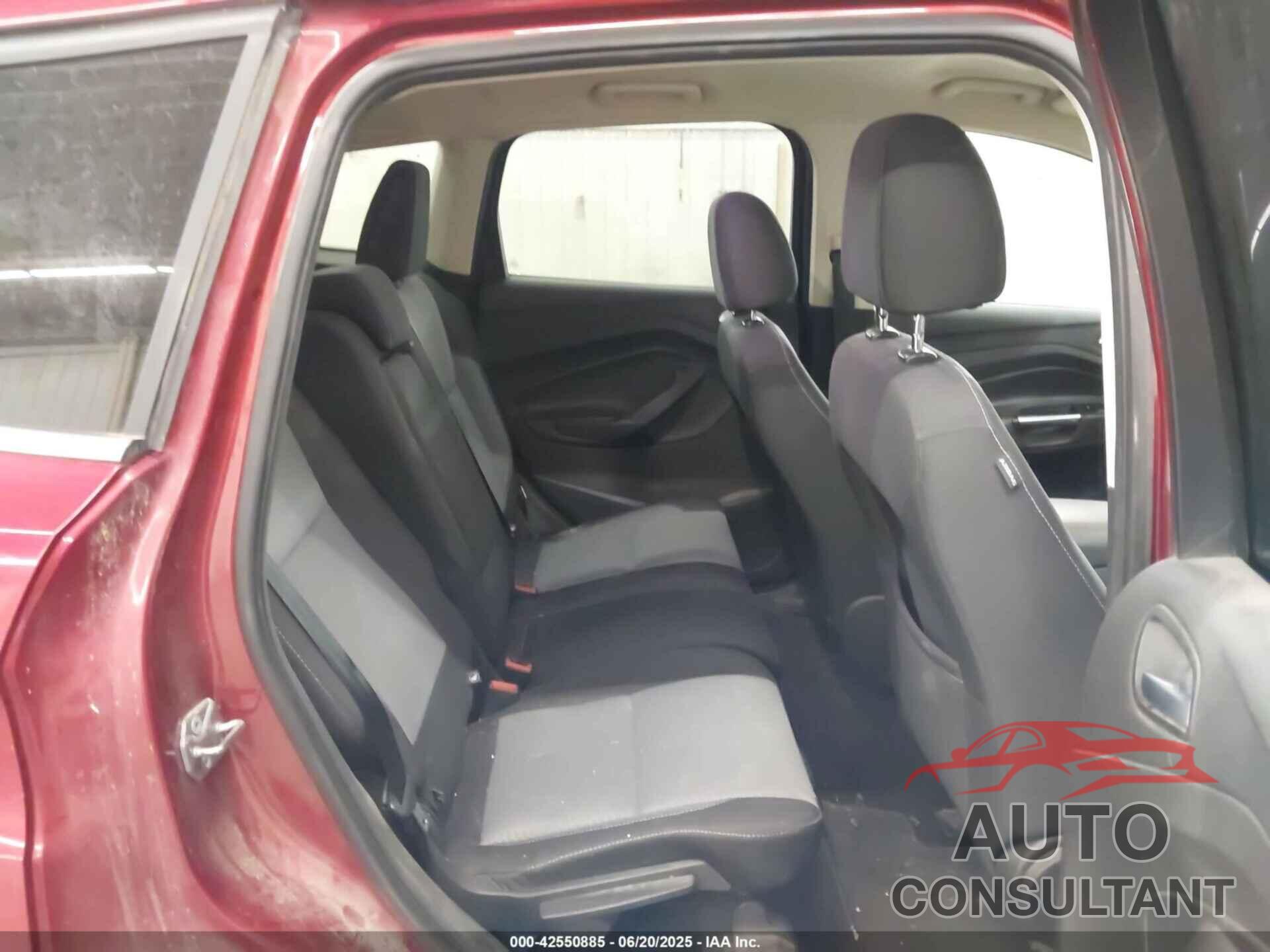 FORD ESCAPE 2017 - 1FMCU9GD0HUD17968