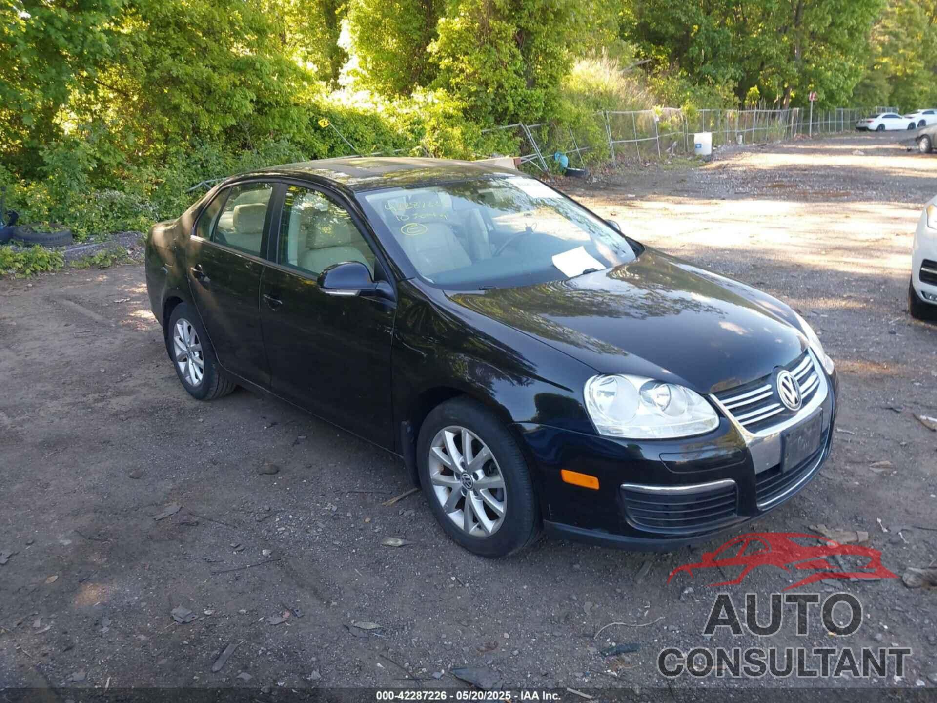 VOLKSWAGEN JETTA 2010 - 3VWRZ7AJ8AM145456
