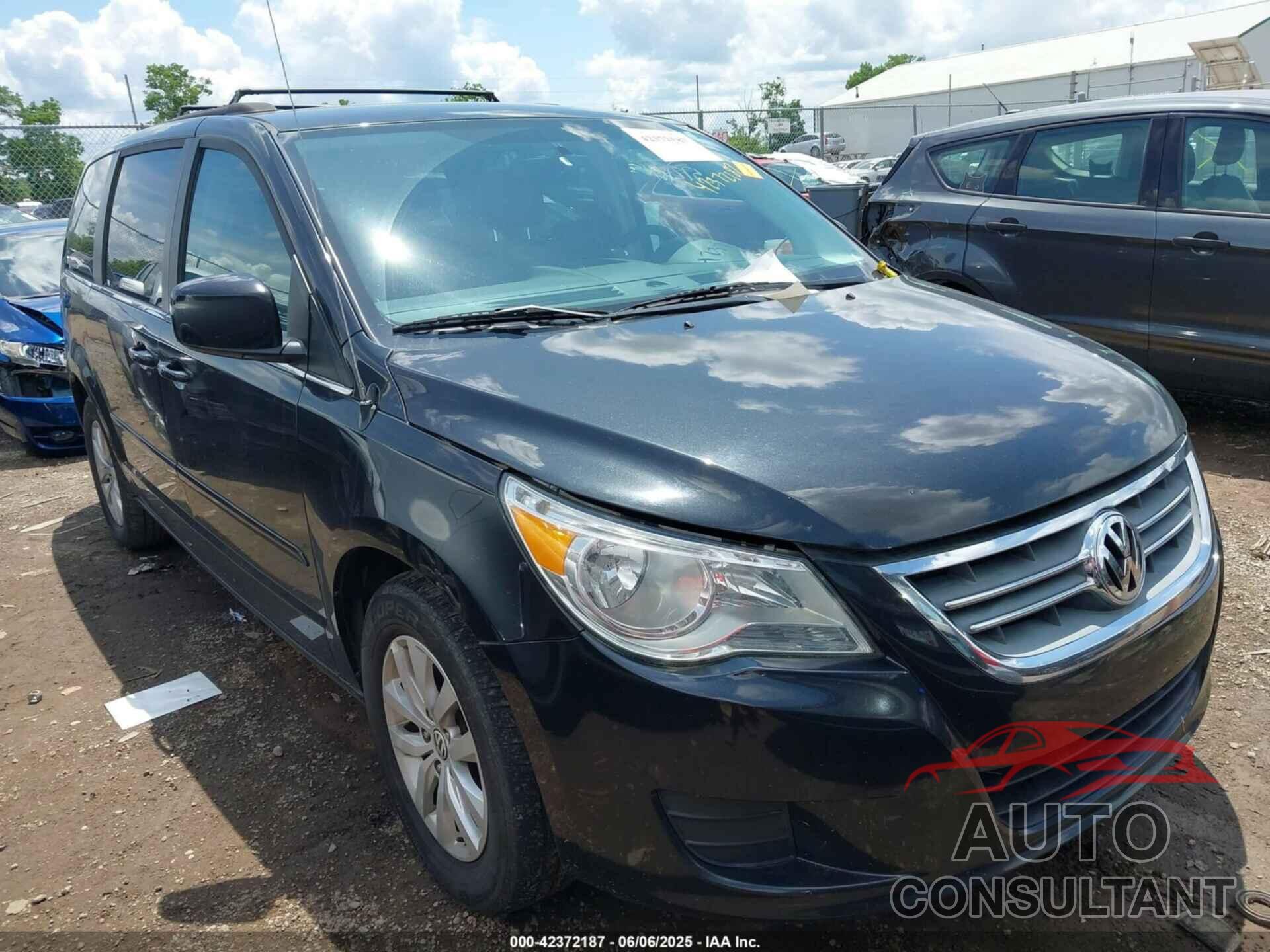 VOLKSWAGEN ROUTAN 2013 - 2C4RVABG8DR724717