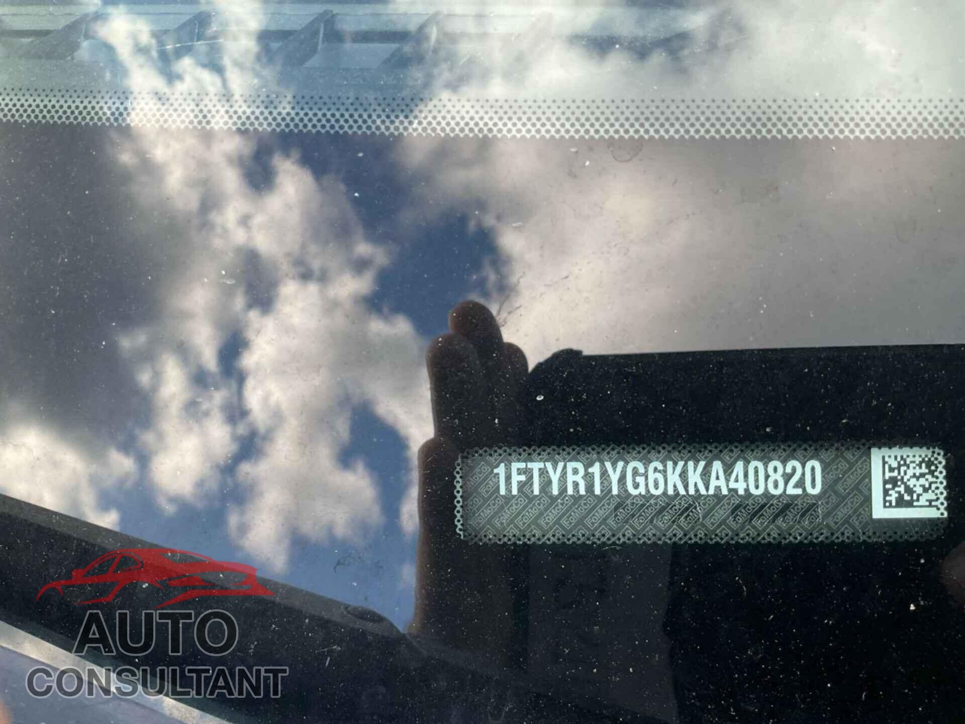 FORD TRANSIT 2019 - 1FTYR1YG6KKA40820