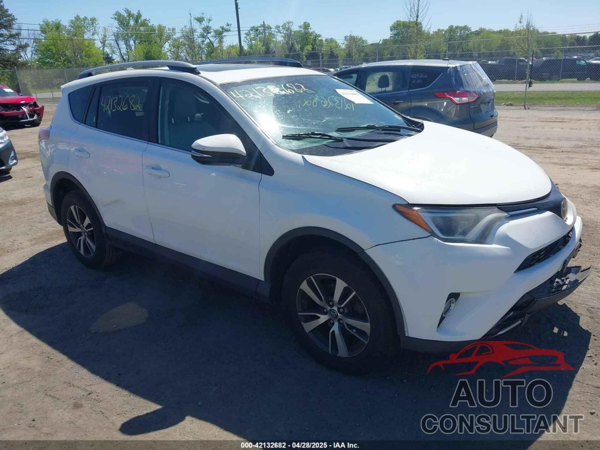TOYOTA RAV4 2018 - 2T3RFREV8JW713319
