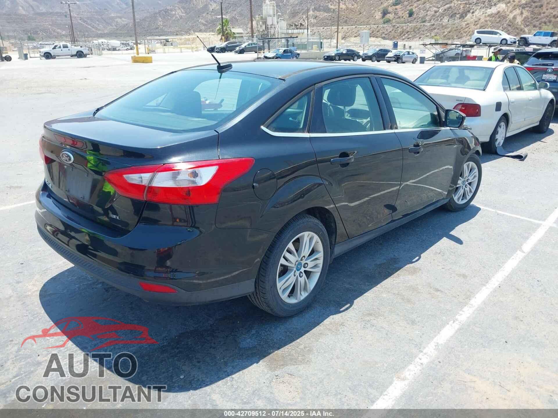 FORD FOCUS 2012 - 1FAHP3H21CL290702