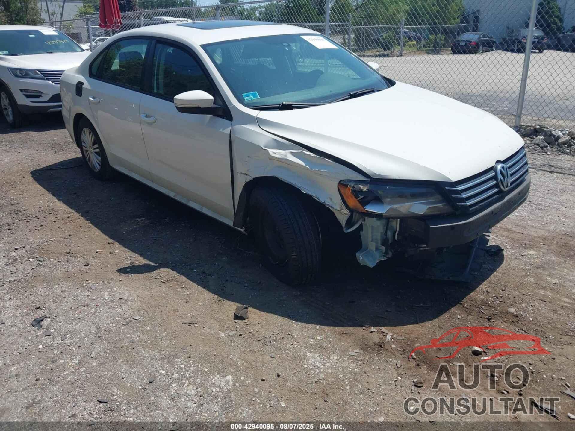 VOLKSWAGEN PASSAT 2015 - 1VWAT7A33FC010281