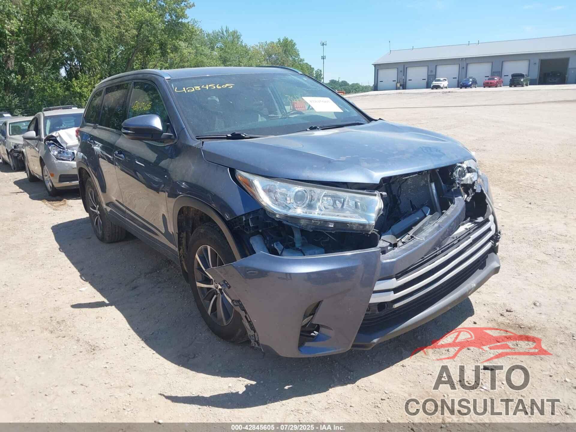 TOYOTA HIGHLANDER 2018 - 5TDJZRFH2JS816251