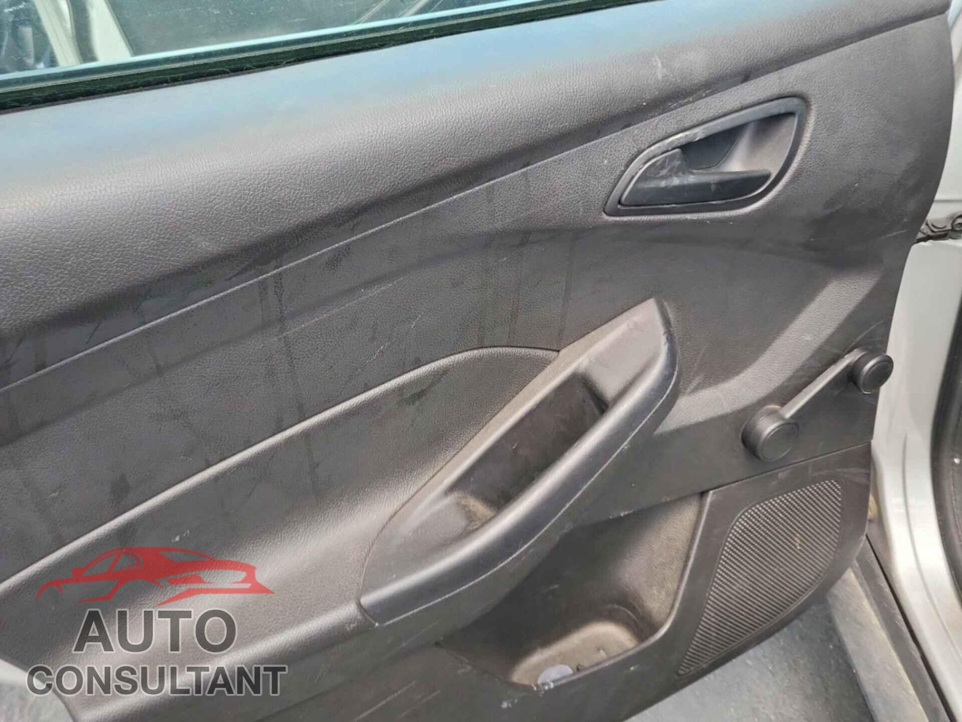 FORD FOCUS 2016 - 1FADP3E29GL373674