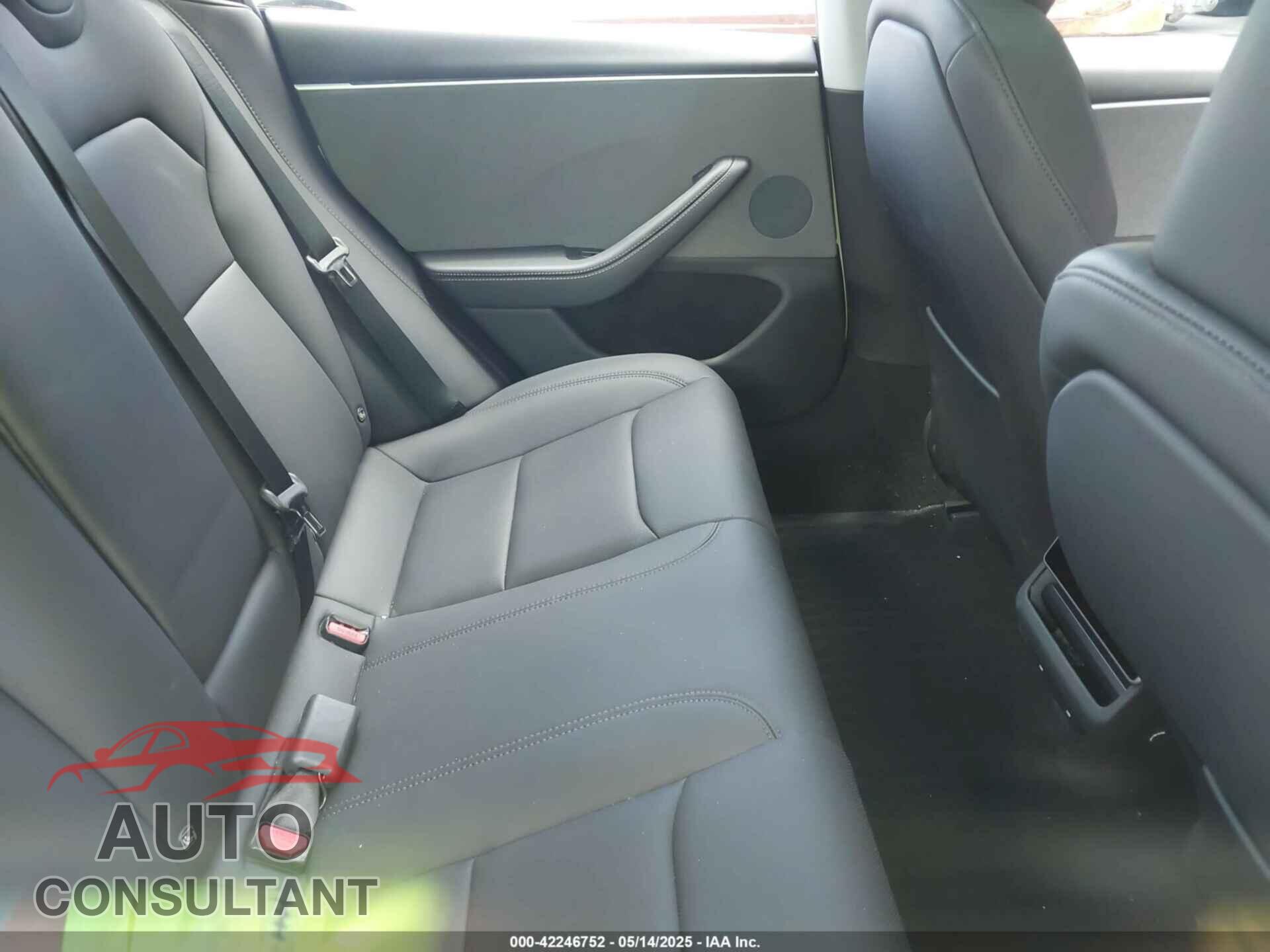 TESLA MODEL 3 2024 - 5YJ3E1EA7RF721503