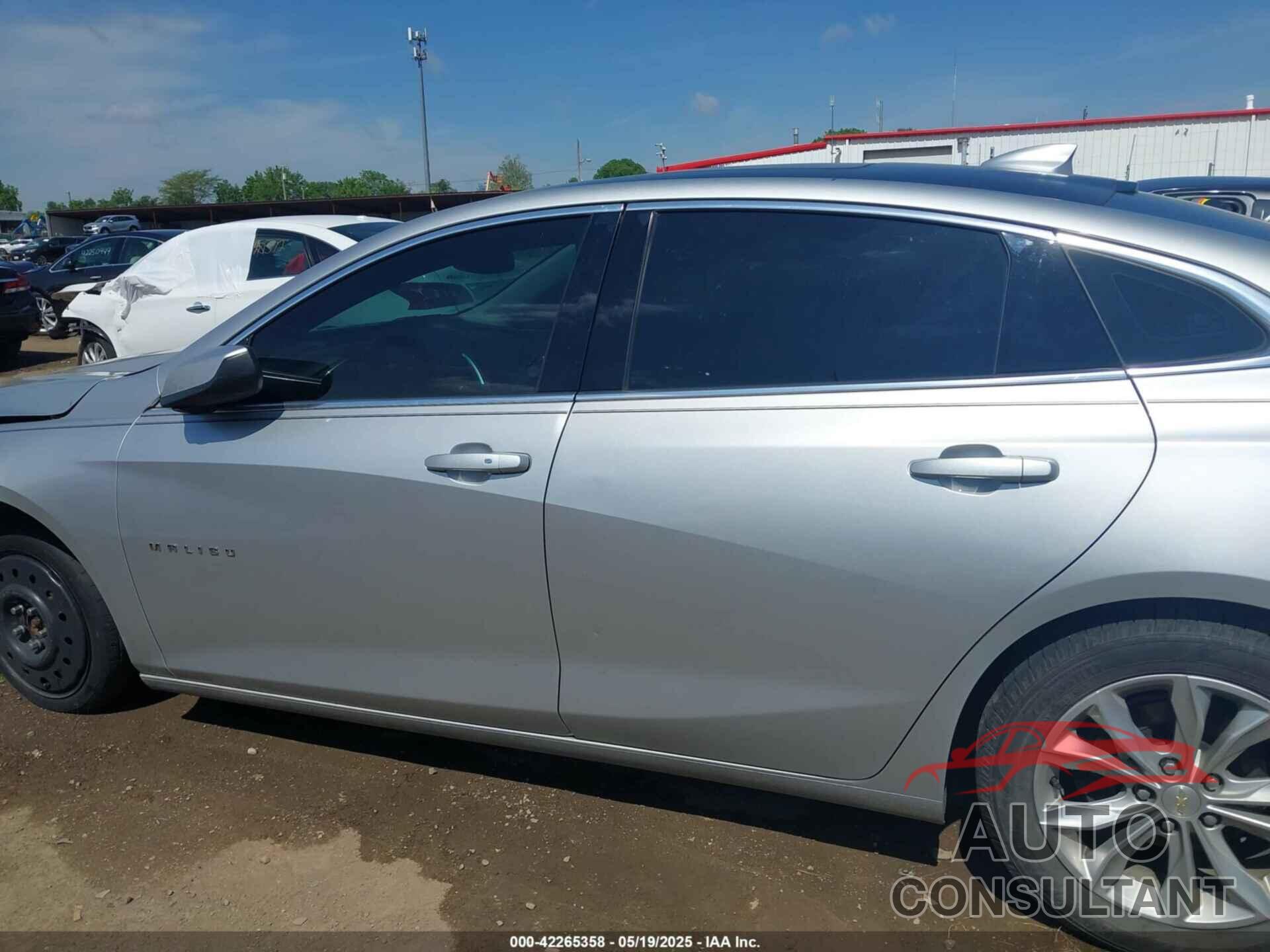 CHEVROLET MALIBU 2019 - 1G1ZD5ST0KF120020
