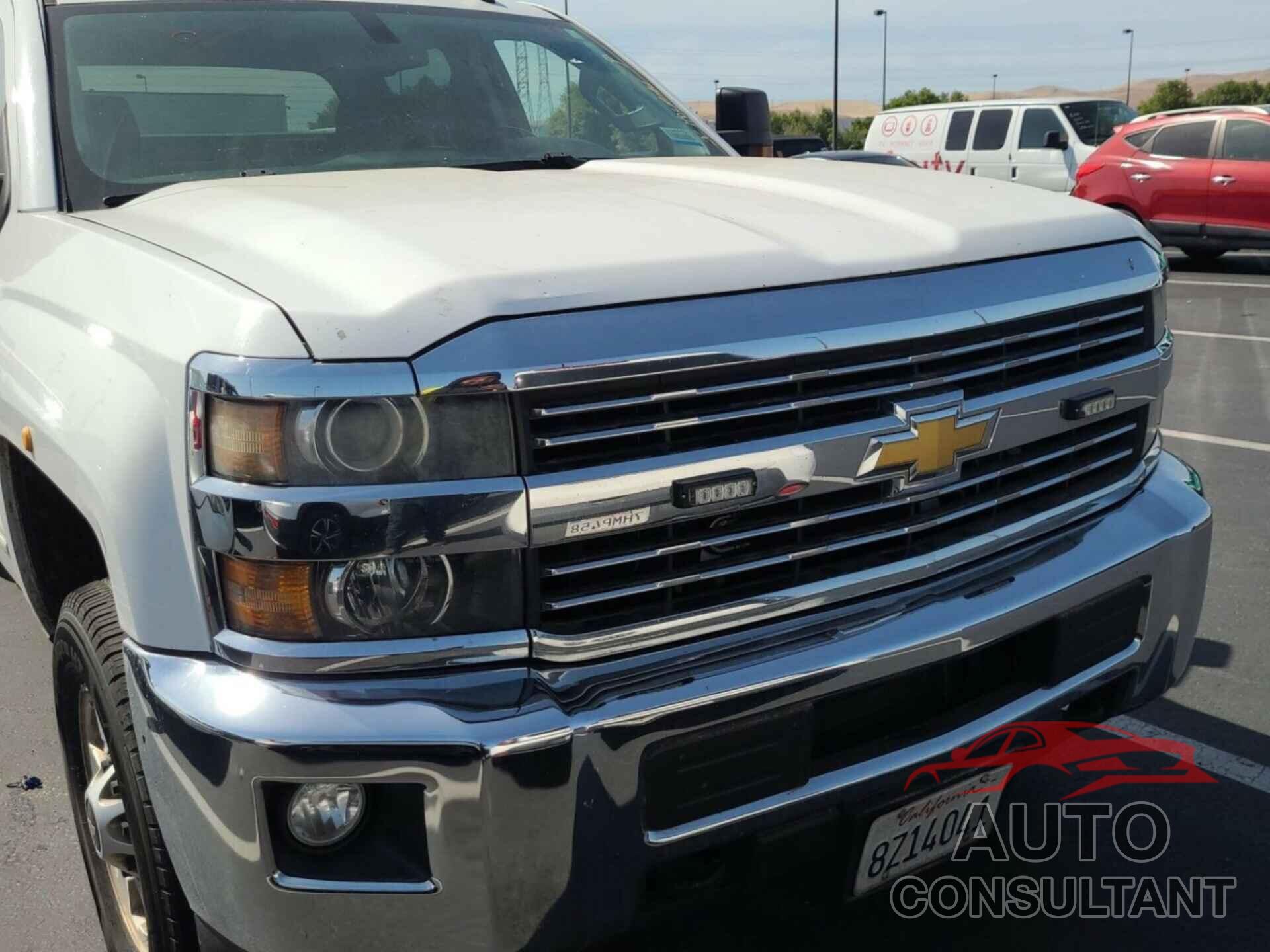 CHEVROLET SILVERADO 2500HD 2015 - 1GC1KVEG4FF610071