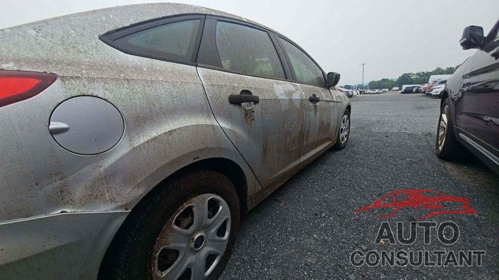 FORD FOCUS 2017 - 1FADP3E22HL212083