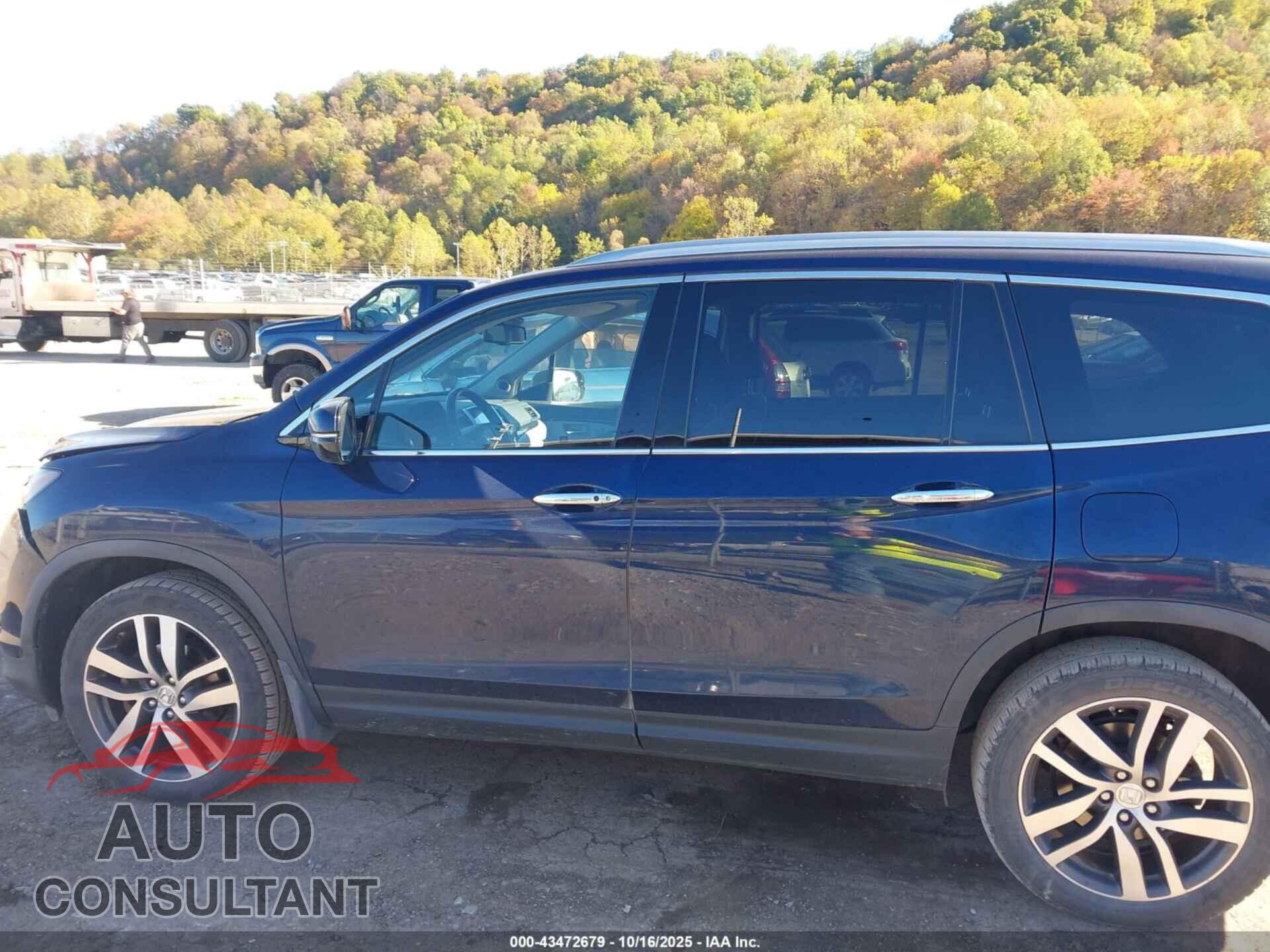 HONDA PILOT 2017 - 5FNYF6H95HB032043