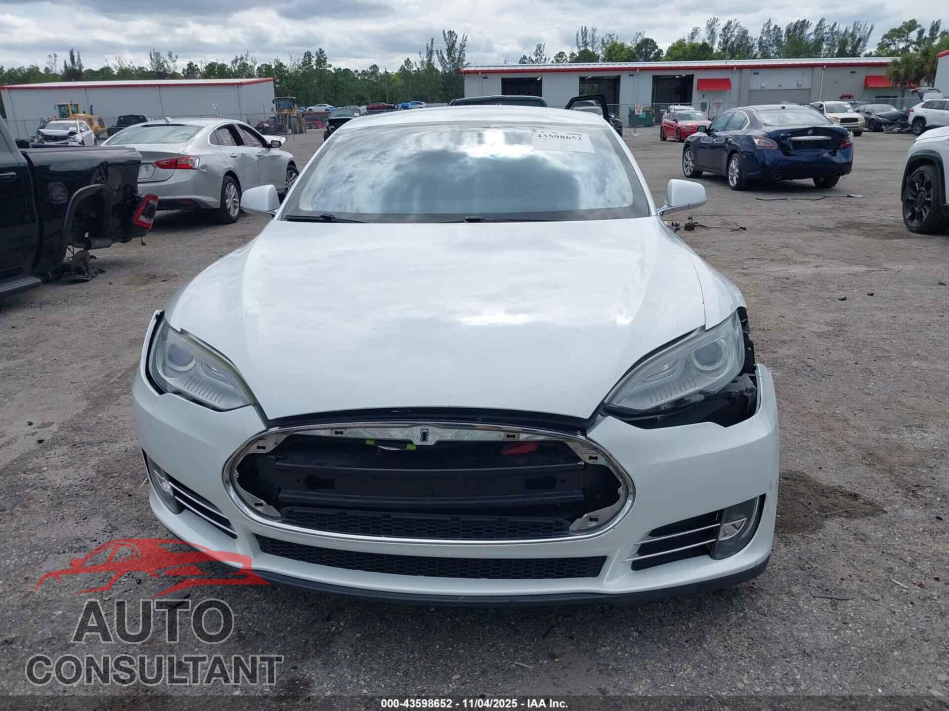 TESLA MODEL S 2013 - 5YJSA1DN3DFP13788