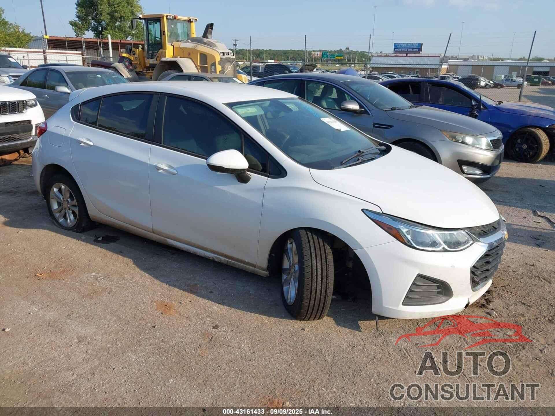 CHEVROLET CRUZE 2019 - 3G1BC6SM9KS567718