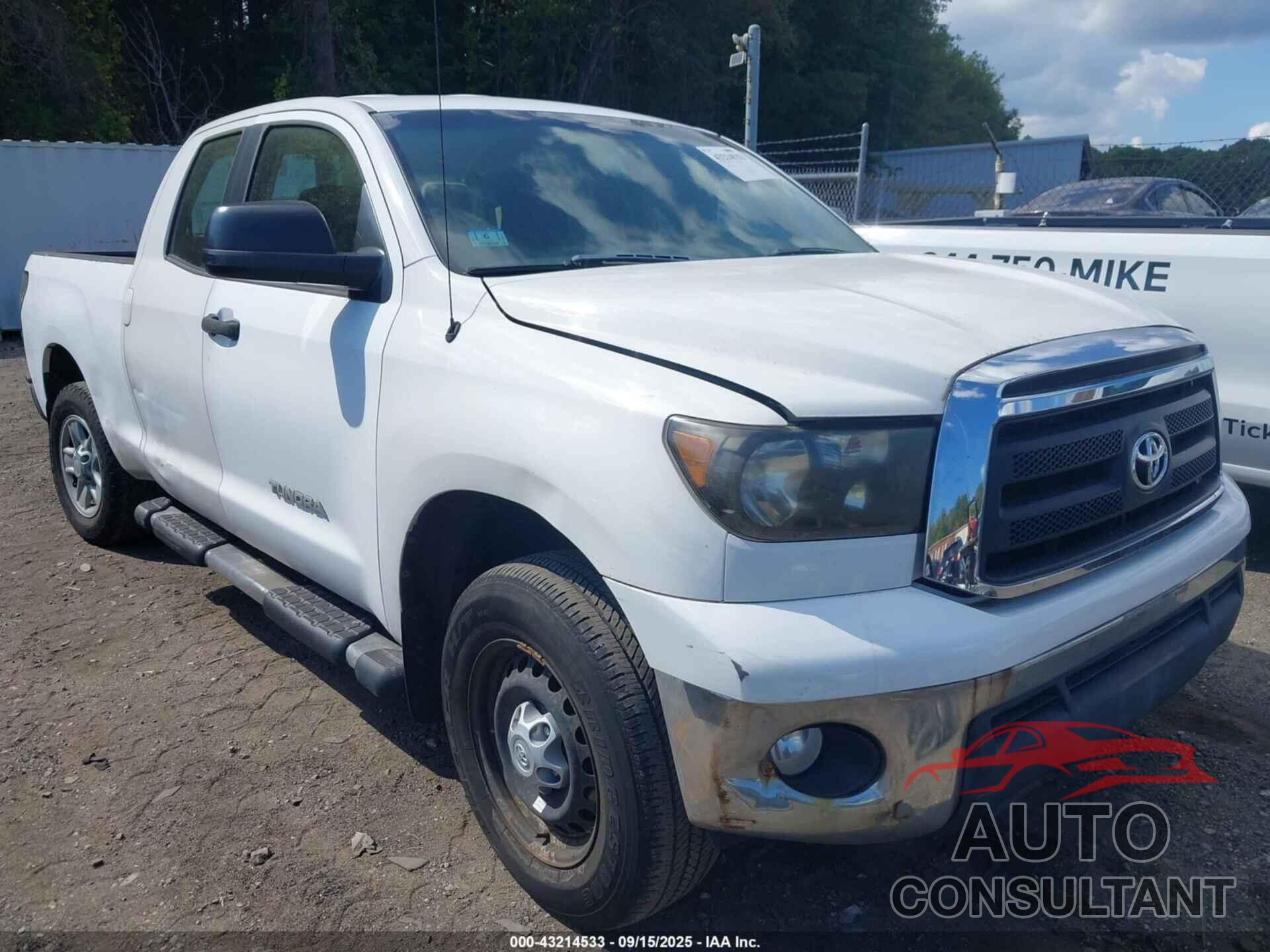 TOYOTA TUNDRA 2011 - 5TFUM5F14BX018921