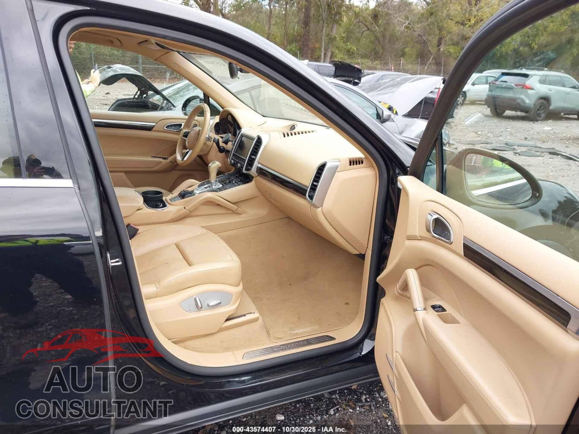 PORSCHE CAYENNE 2016 - WP1AA2A22GLA08072
