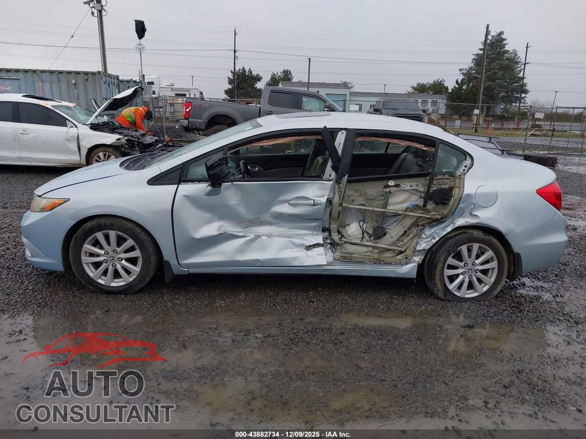 HONDA CIVIC 2012 - 2HGFB2F94CH555489