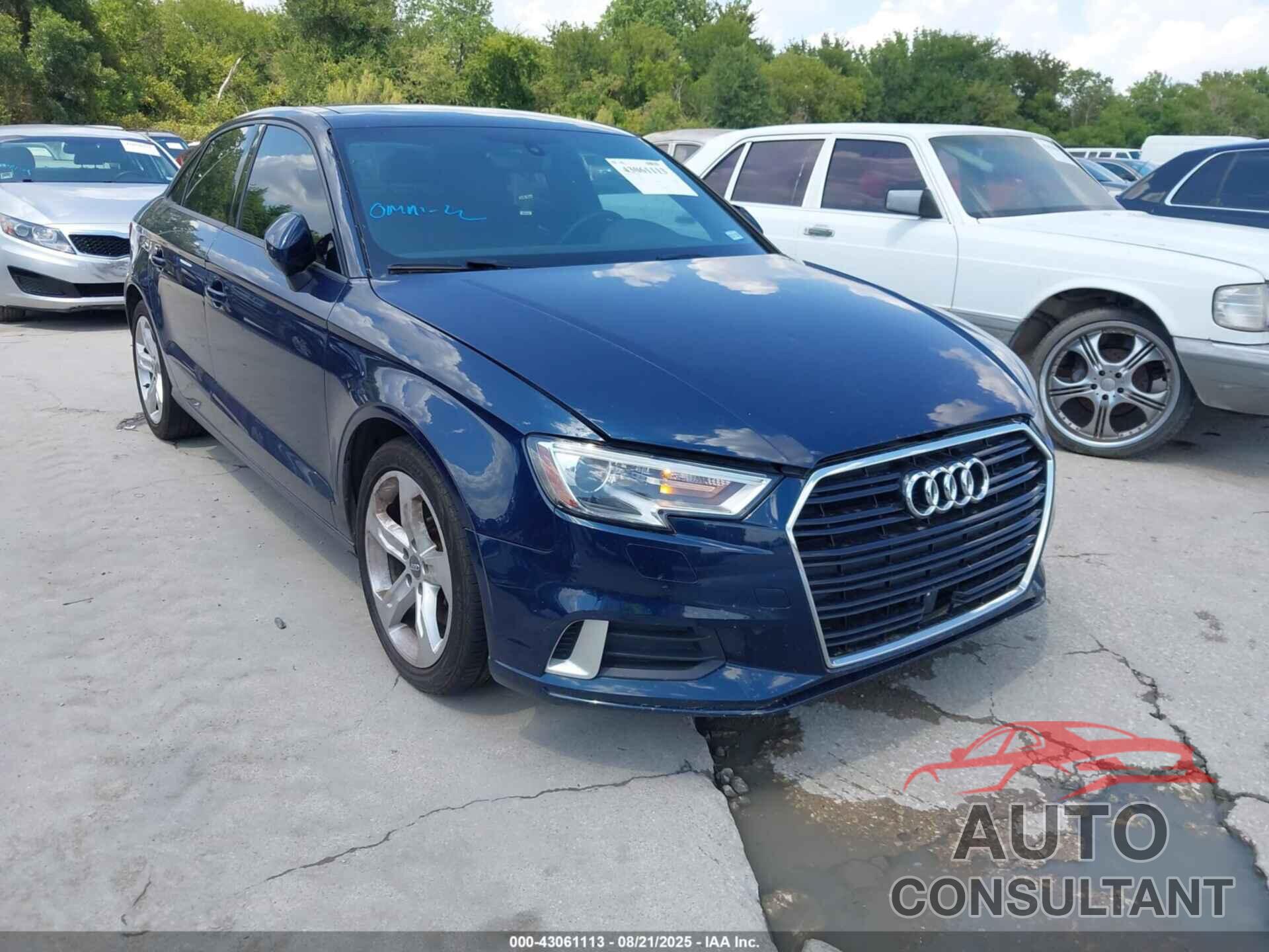 AUDI A3 2018 - WAUAUGFF3J1011077