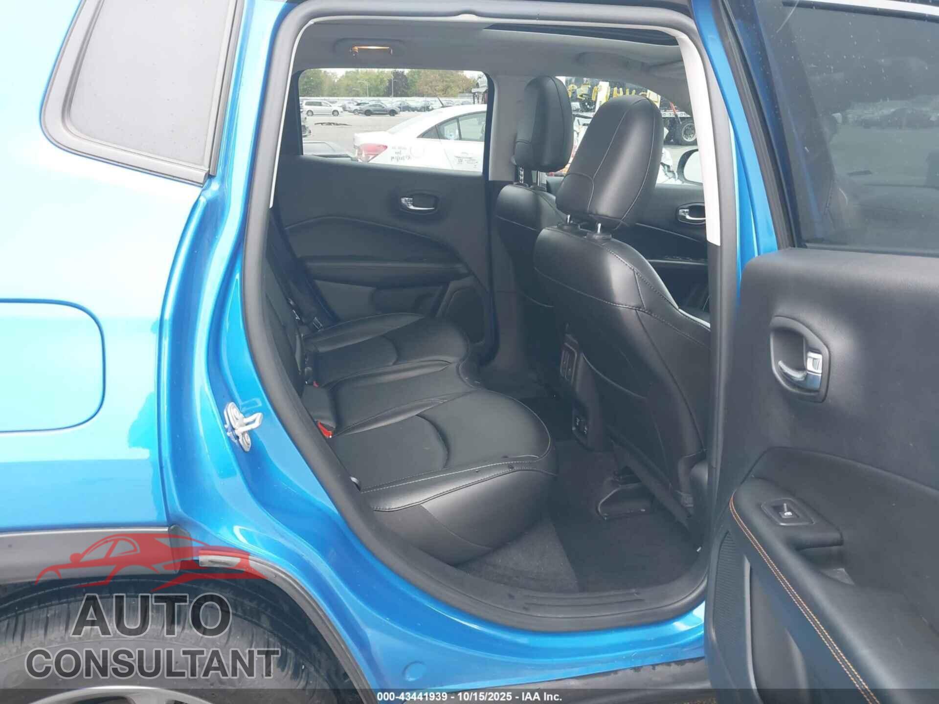 JEEP COMPASS 2020 - 3C4NJDCB0LT104325