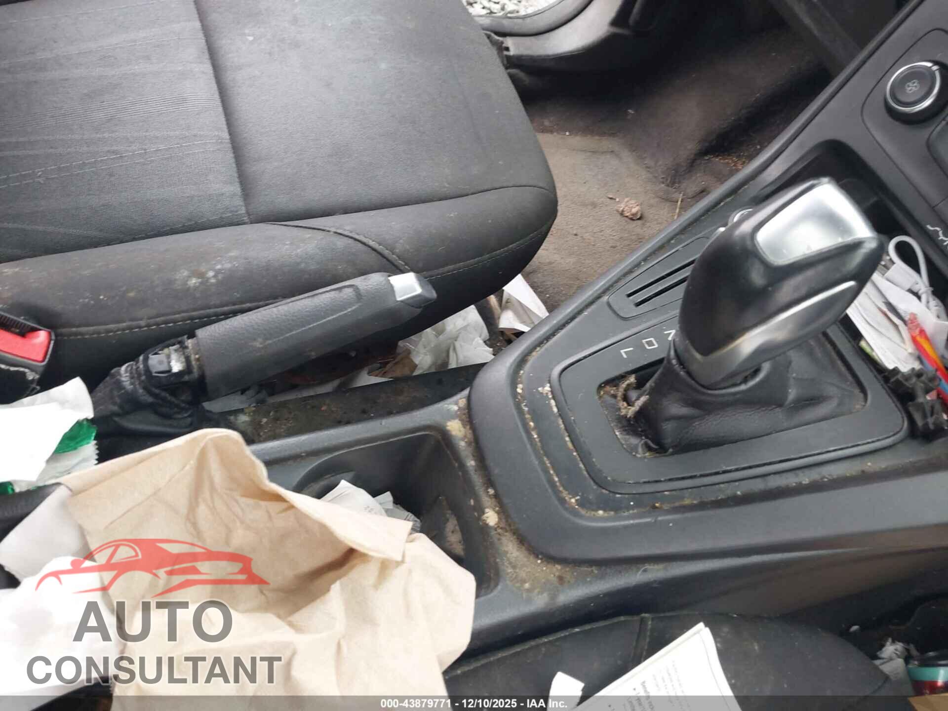 FORD FOCUS 2015 - 1FADP3F29FL243889