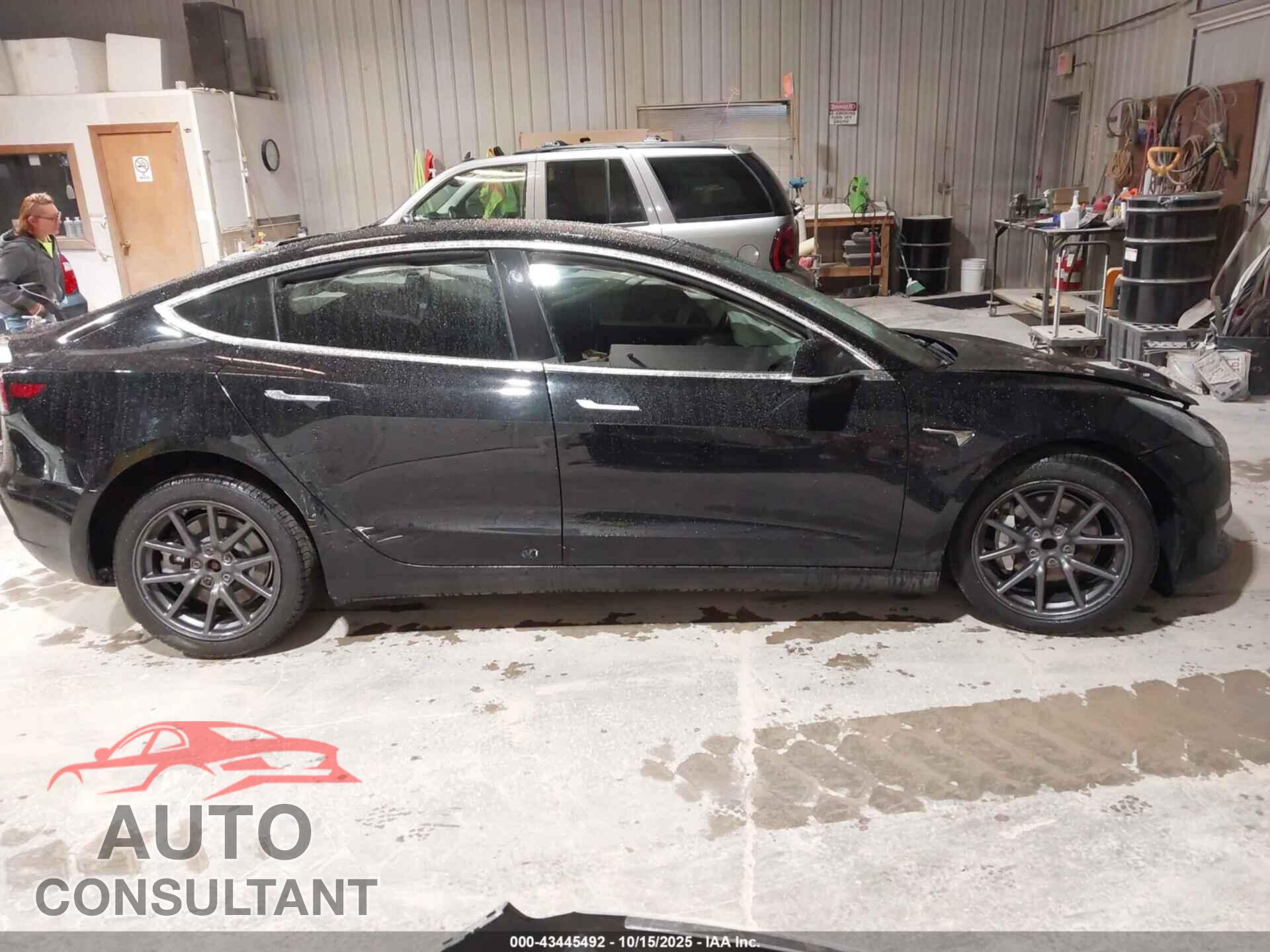 TESLA MODEL 3 2018 - 5YJ3E1EA7JF123271