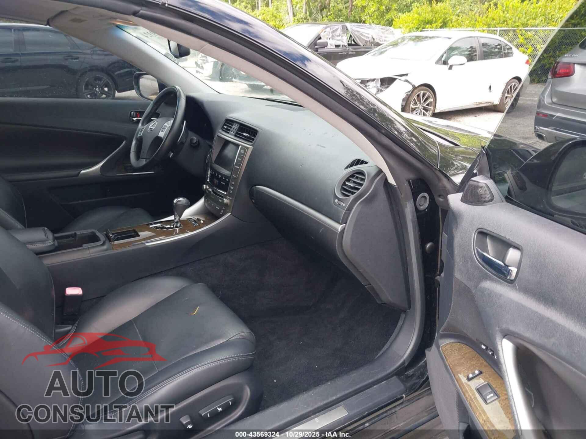 LEXUS IS 250C 2011 - JTHFF2C24B2519723