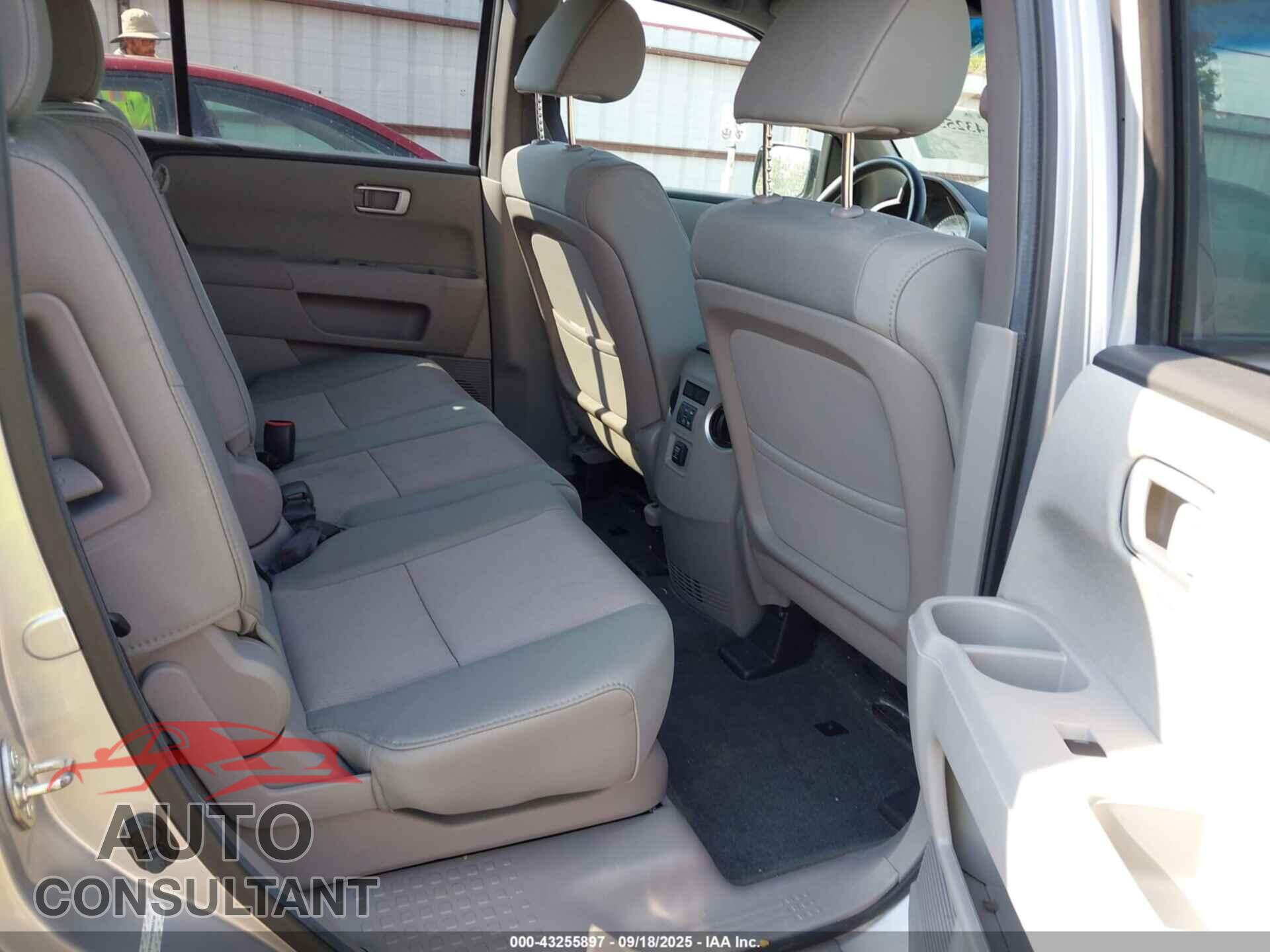 HONDA PILOT 2013 - 5FNYF4H47DB055746