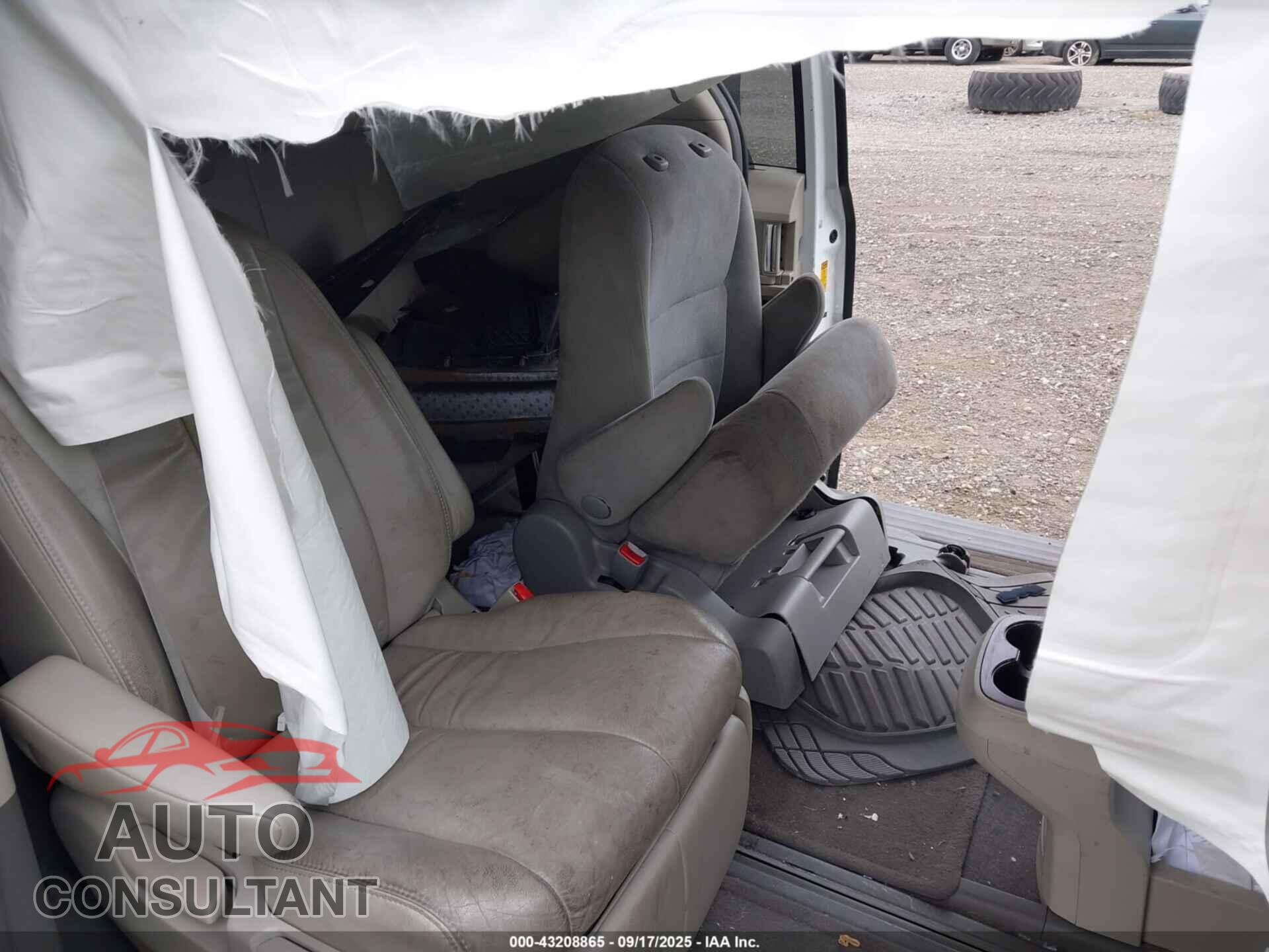 TOYOTA SIENNA 2013 - 5TDDK3DC8DS053288