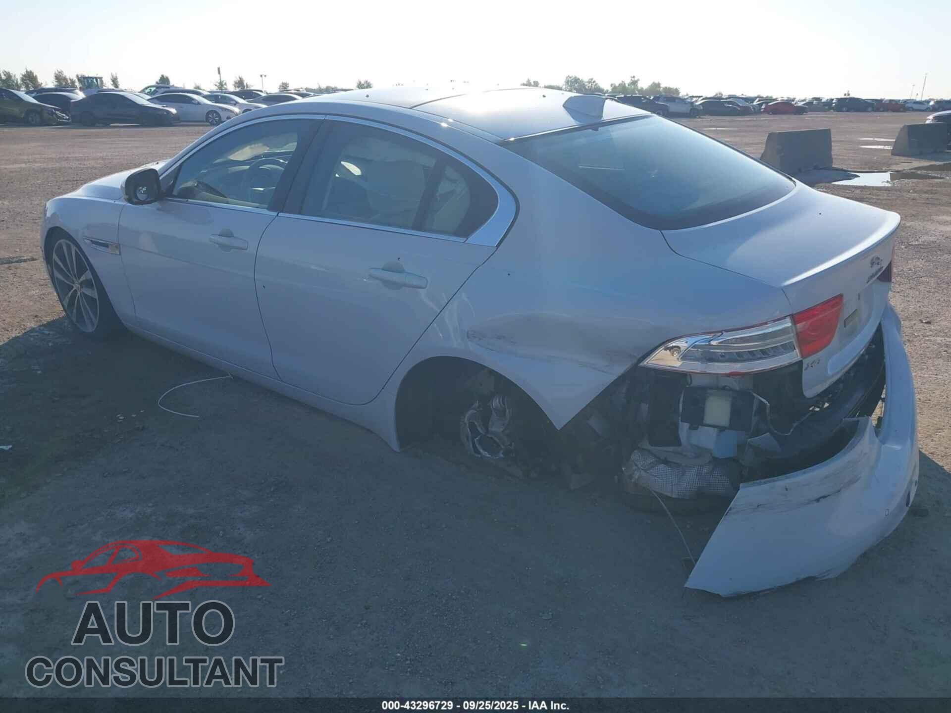 JAGUAR XE 2017 - SAJAE4BG7HA964092