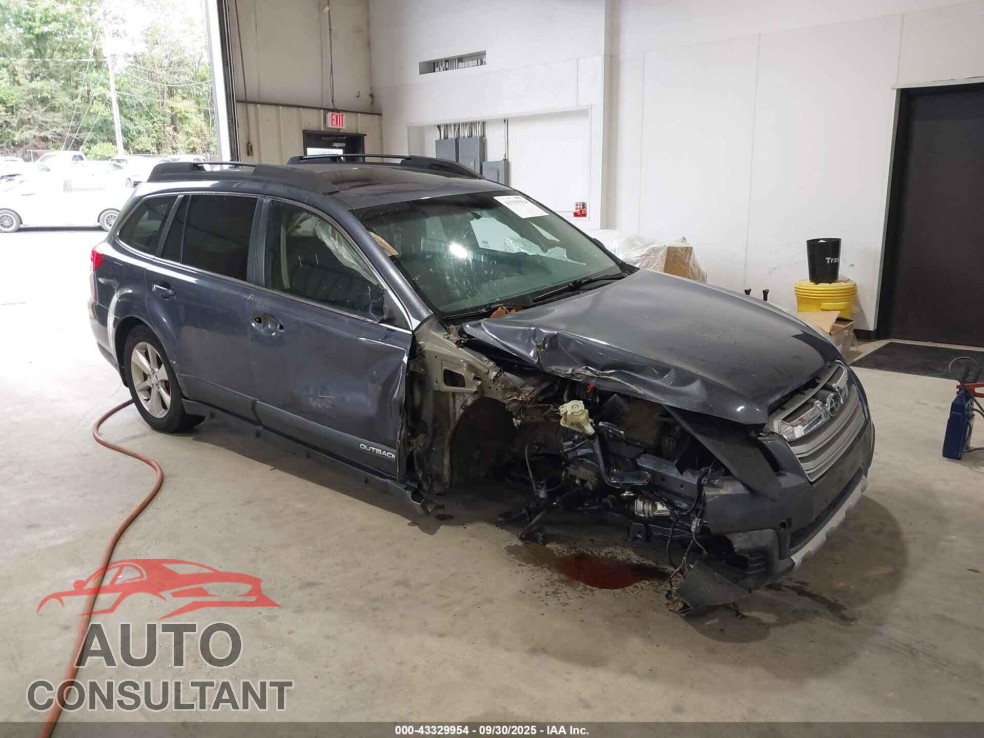 SUBARU OUTBACK 2014 - 4S4BRBLC4E3328670