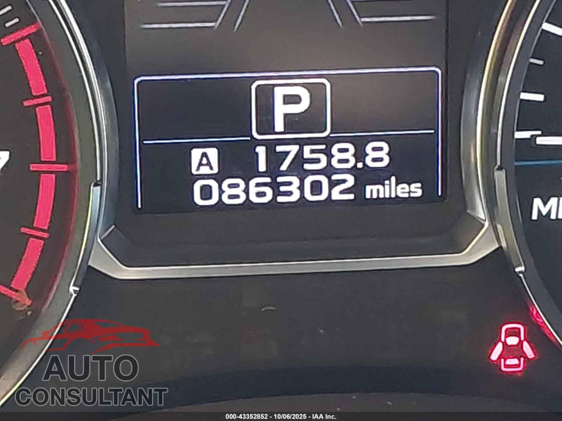 SUBARU FORESTER 2017 - JF2SJAGC8HH575473
