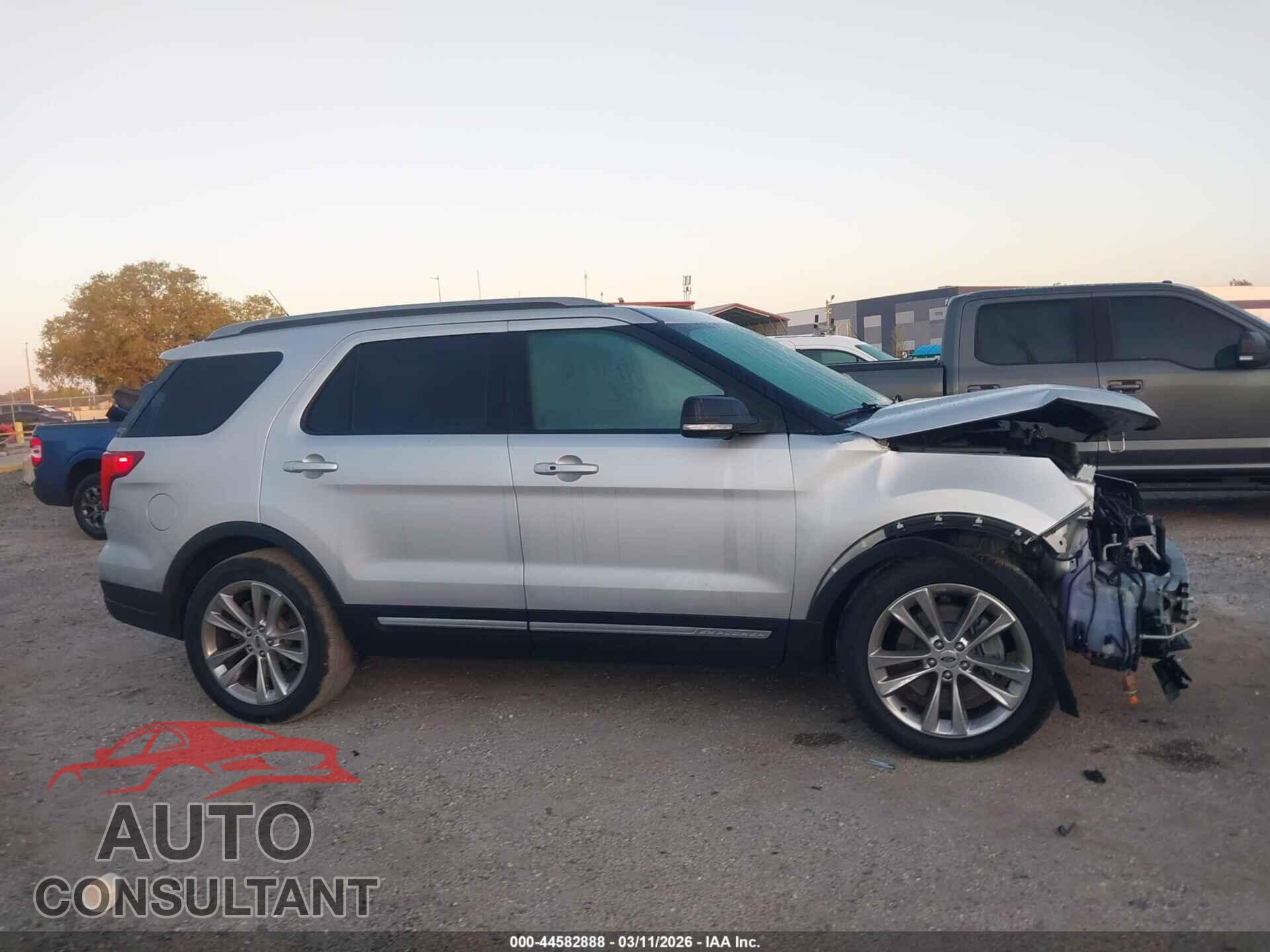 FORD EXPLORER 2018 - 1FM5K7D8XJGB04508
