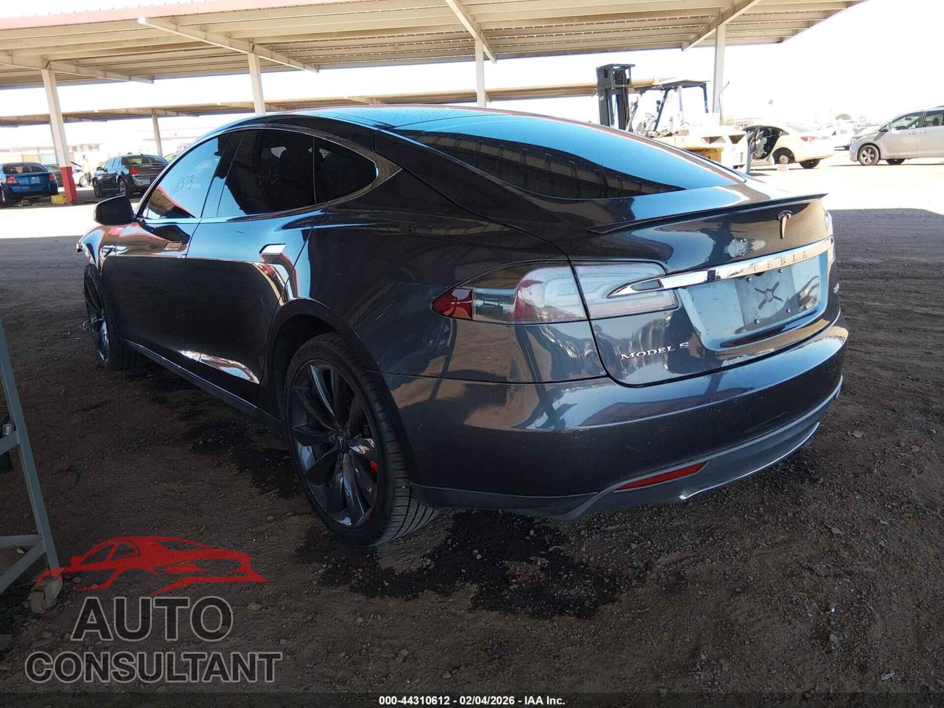 TESLA MODEL S 2015 - 5YJSA1E45FF108373