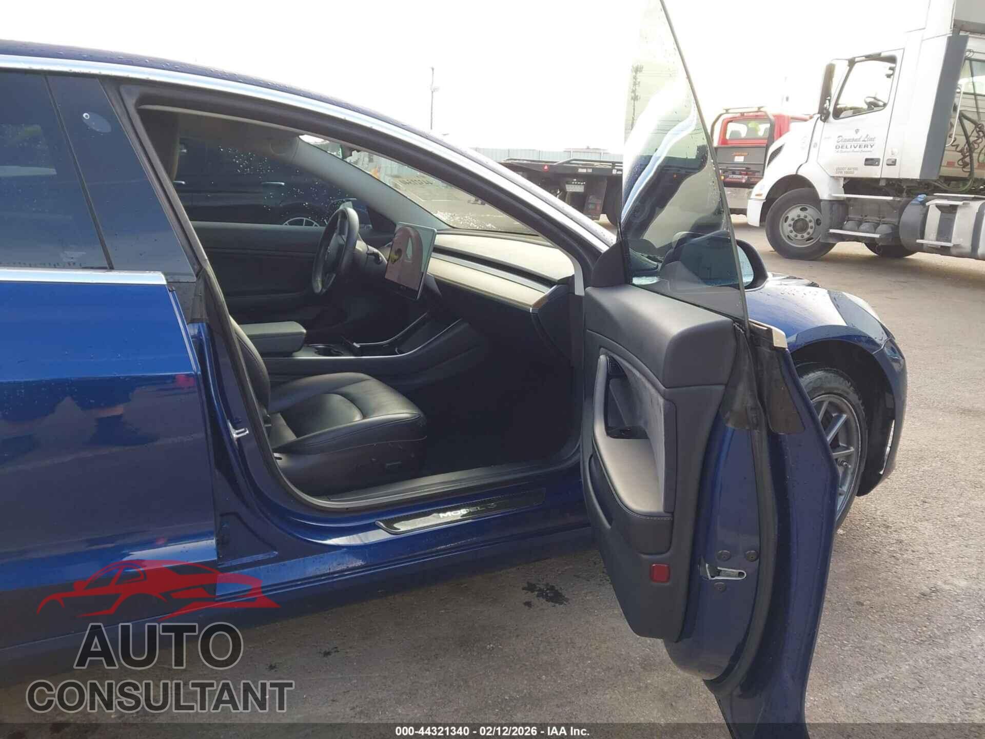 TESLA MODEL 3 2018 - 5YJ3E1EAXJF014576