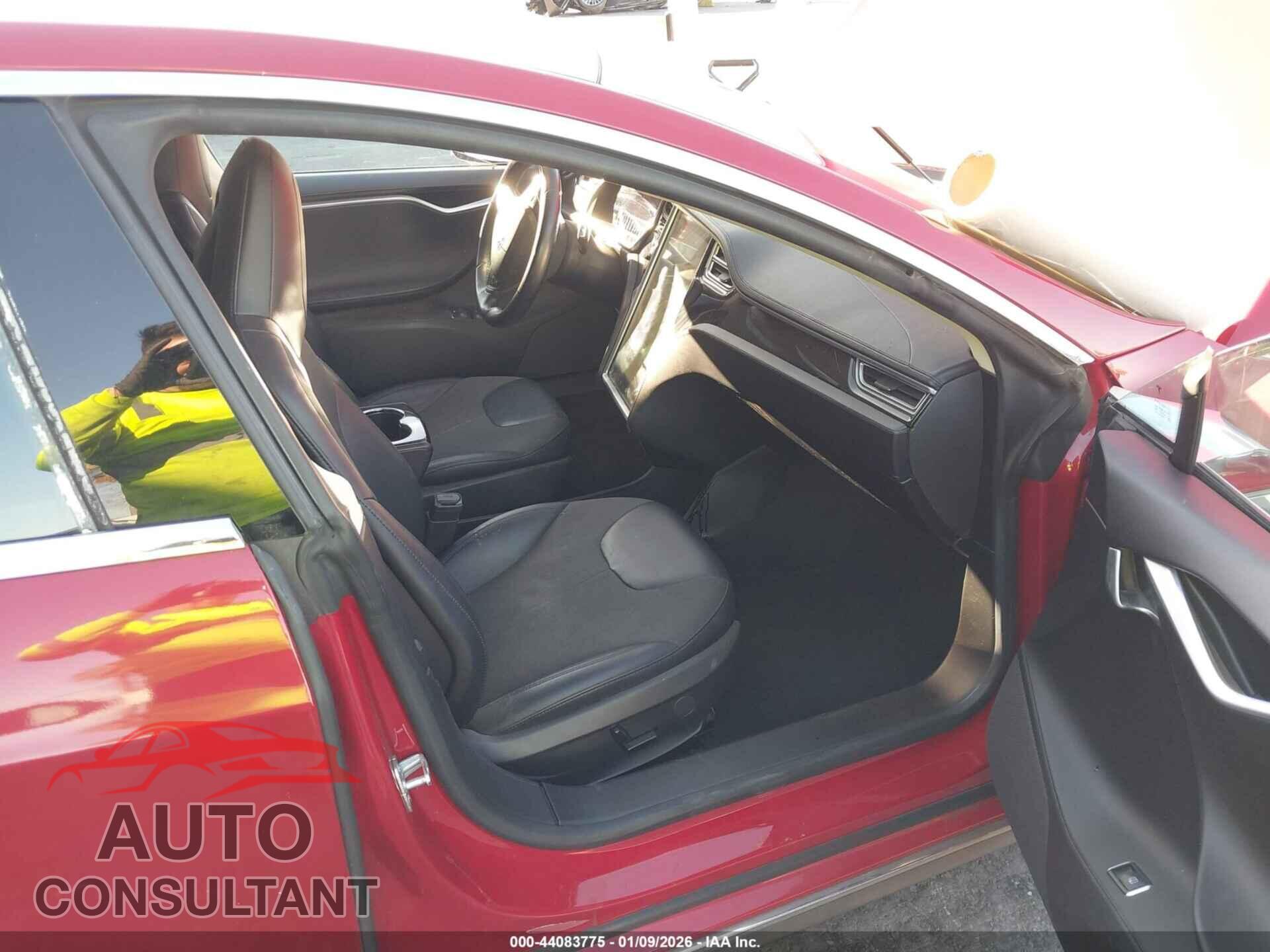 TESLA MODEL S 2013 - 5YJSA1AC3DFP10926