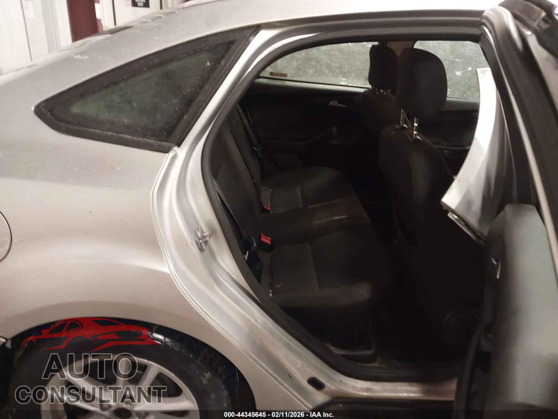 FORD FOCUS 2018 - 1FADP3F2XJL261973