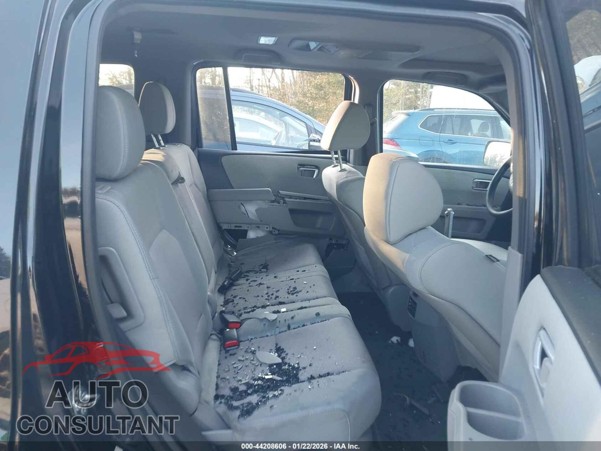 HONDA PILOT 2015 - 5FNYF4H30FB079090