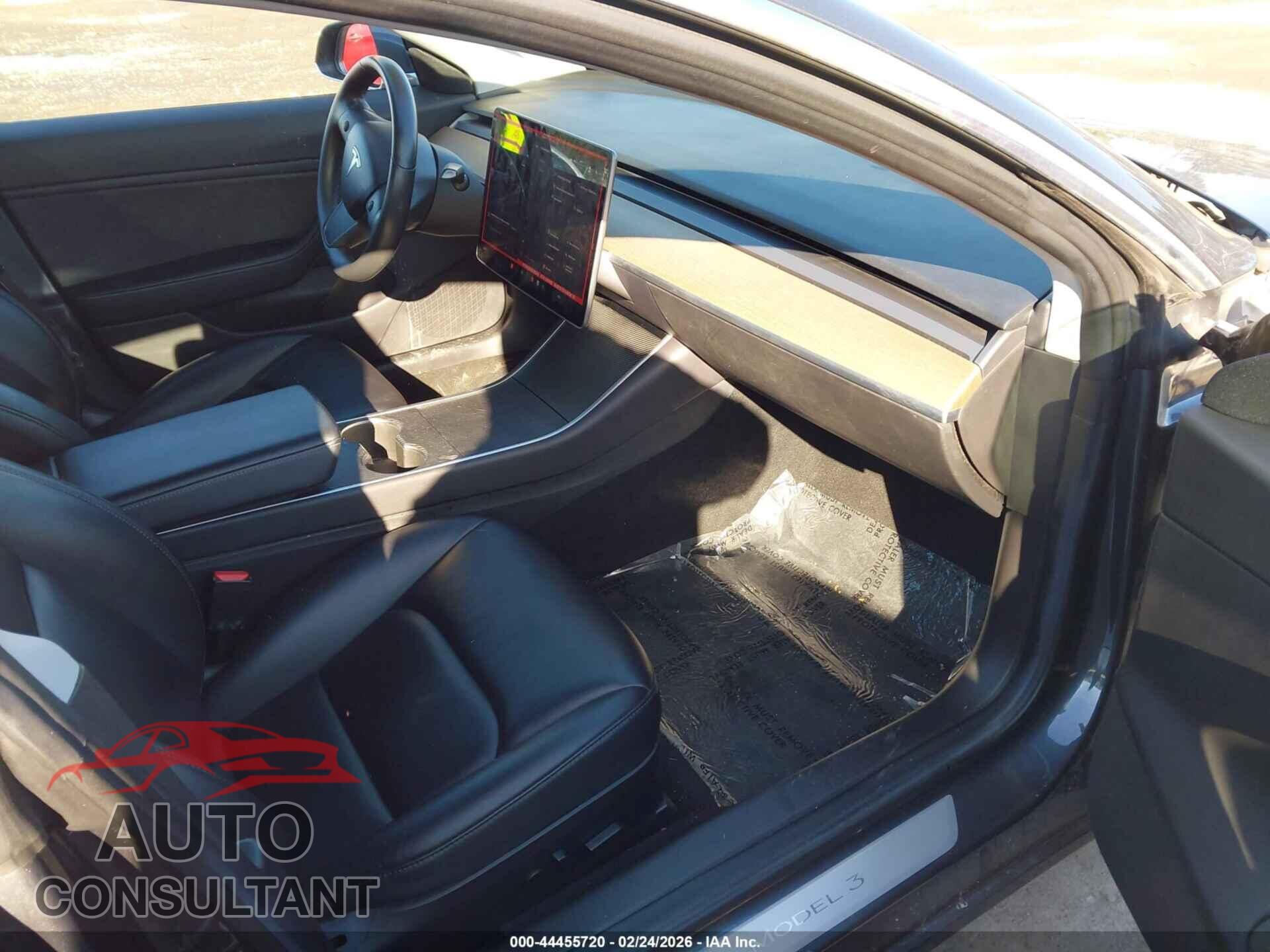 TESLA MODEL 3 2018 - 5YJ3E1EB5JF121236