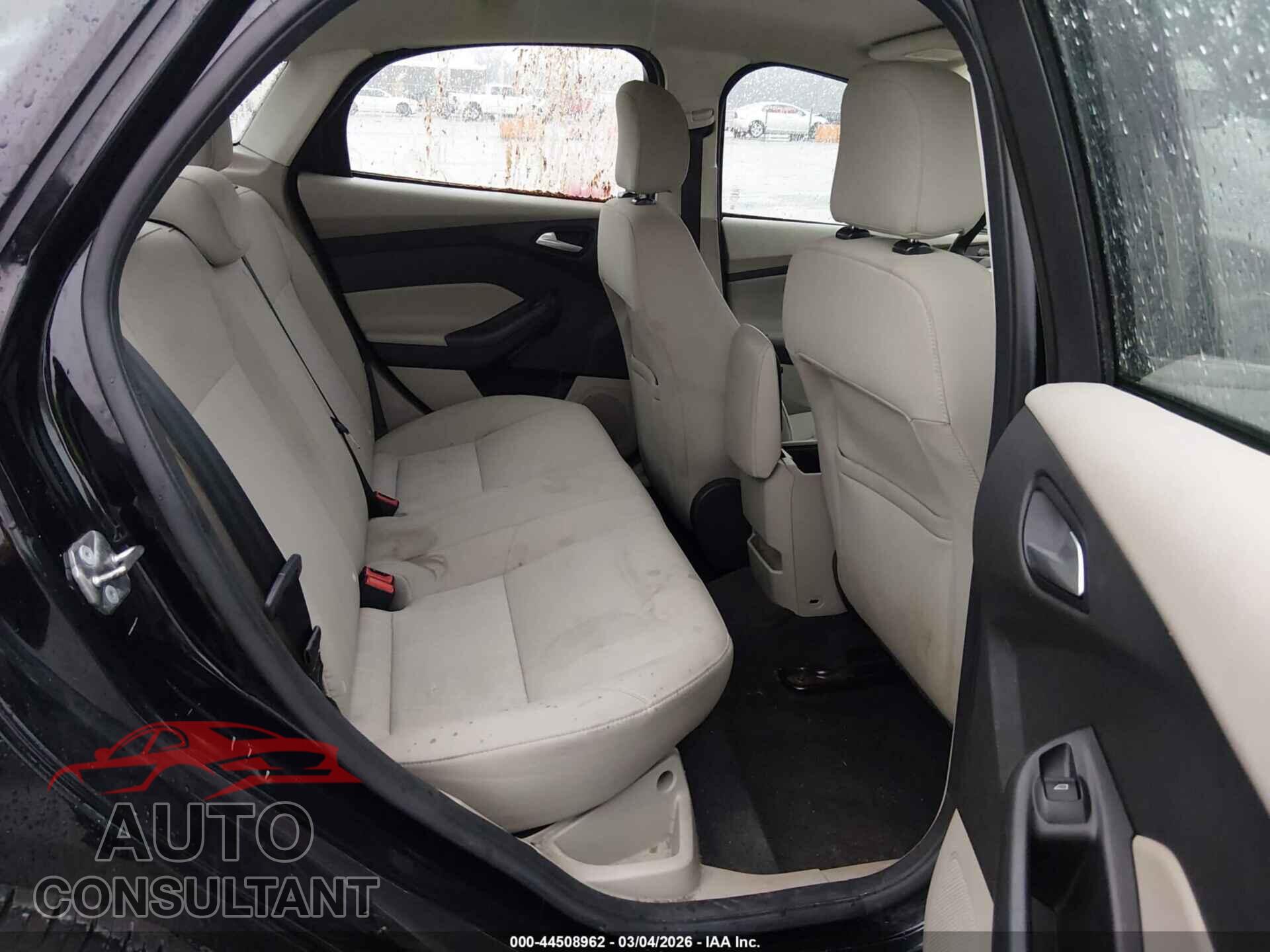 FORD FOCUS 2017 - 1FADP3F24HL253569
