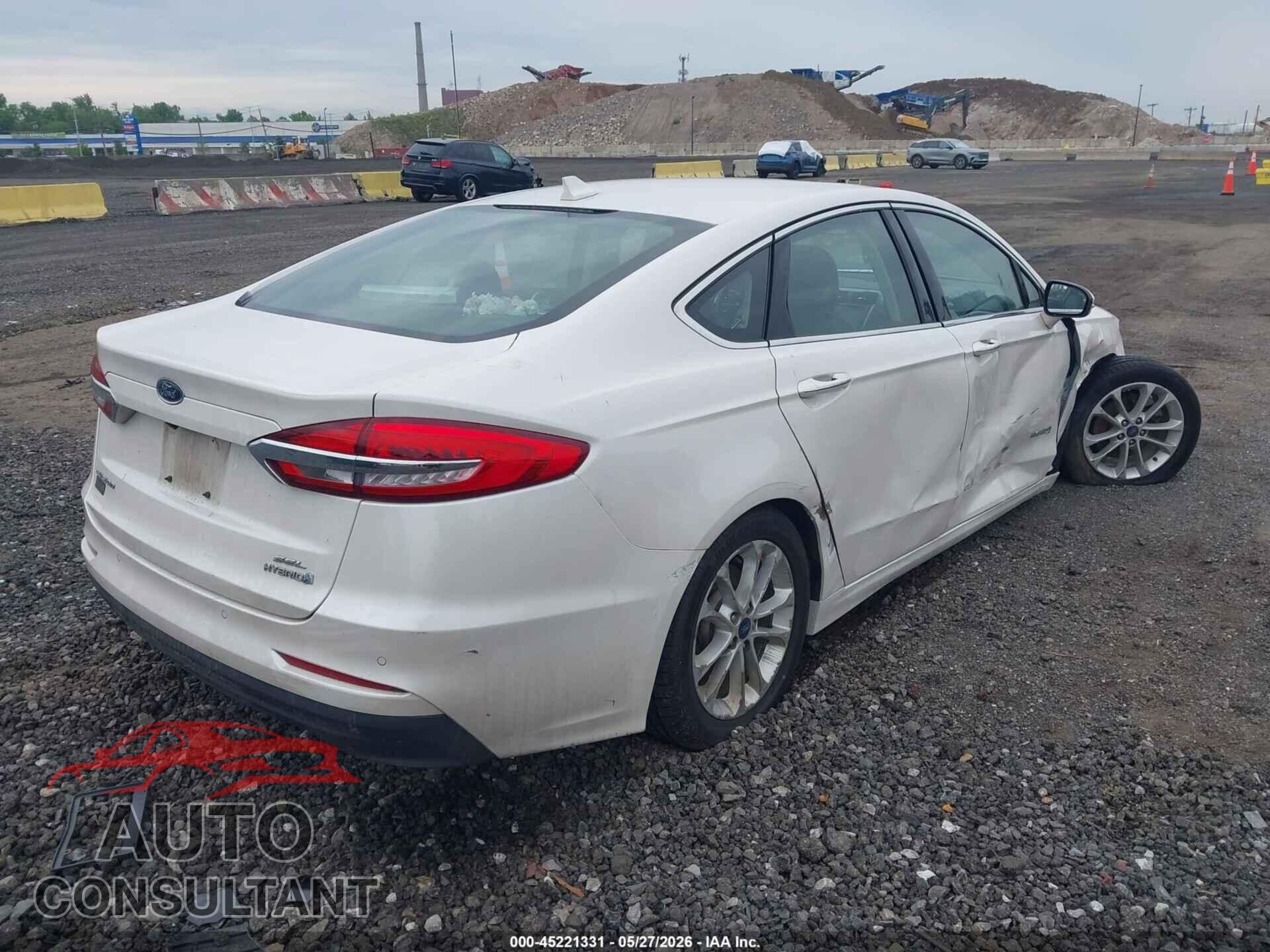 FORD FUSION HYBRID 2019 - 3FA6P0MU4KR110982