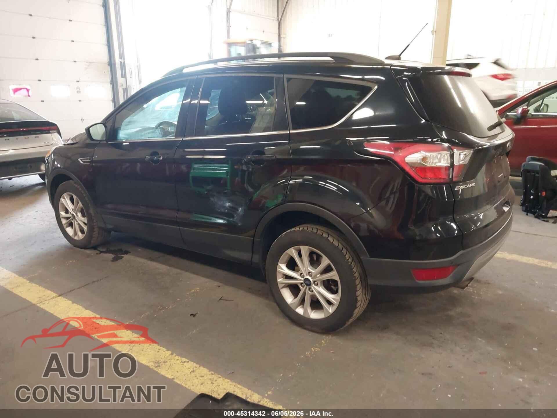 FORD ESCAPE 2017 - 1FMCU9GD5HUF07989