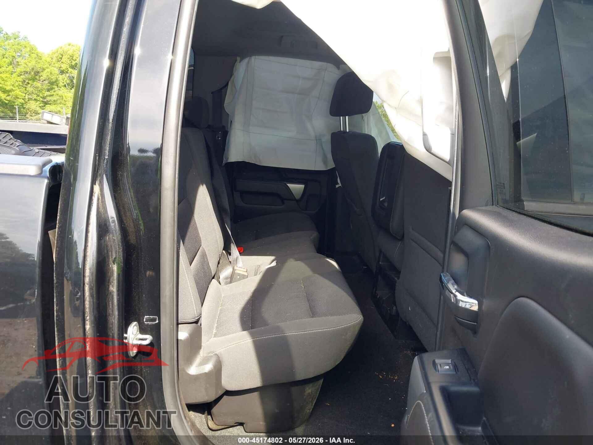 CHEVROLET SILVERADO 1500 2018 - 1GCVKREC5JZ347375