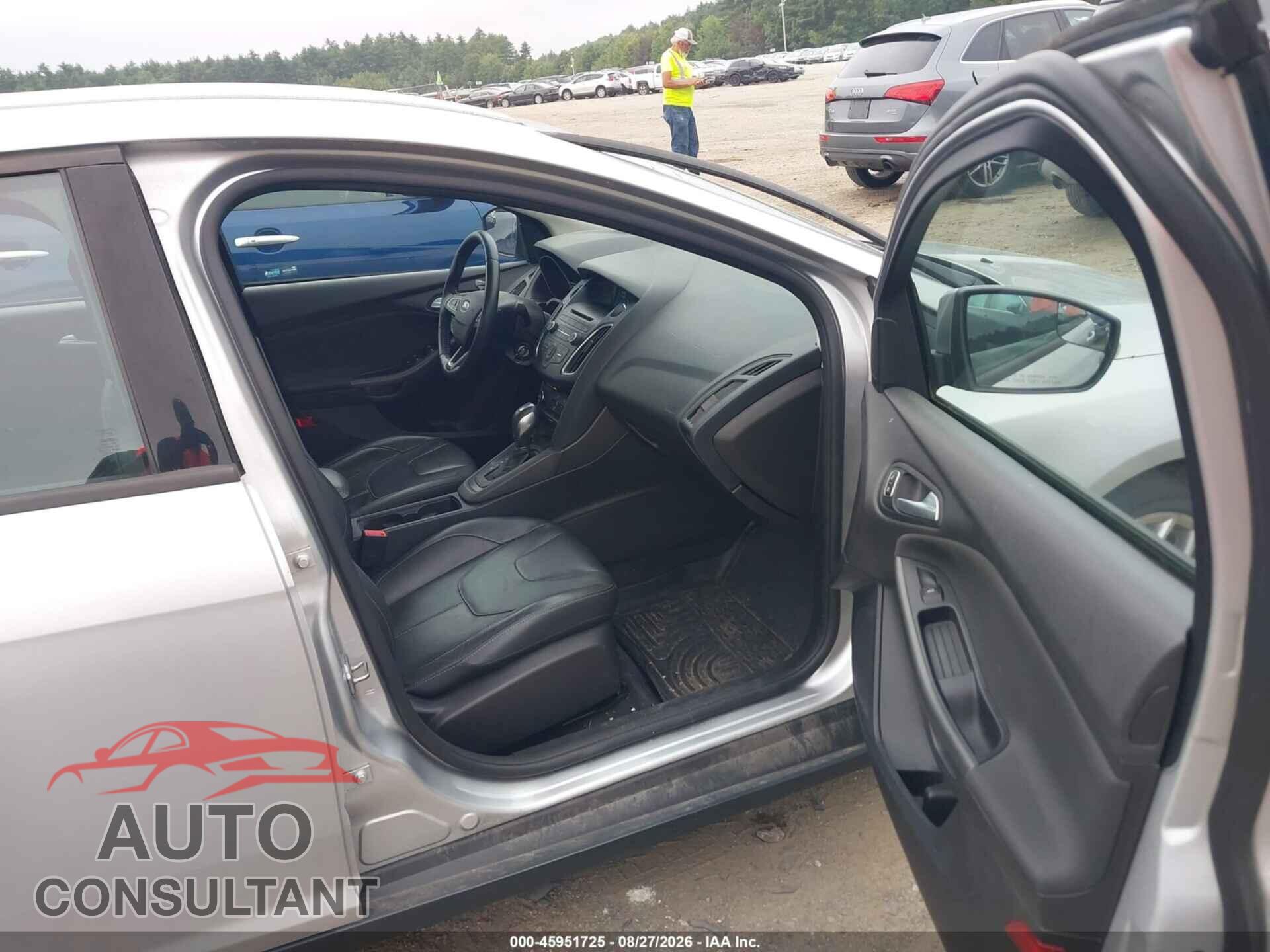 FORD FOCUS 2015 - 1FADP3F26FL251710
