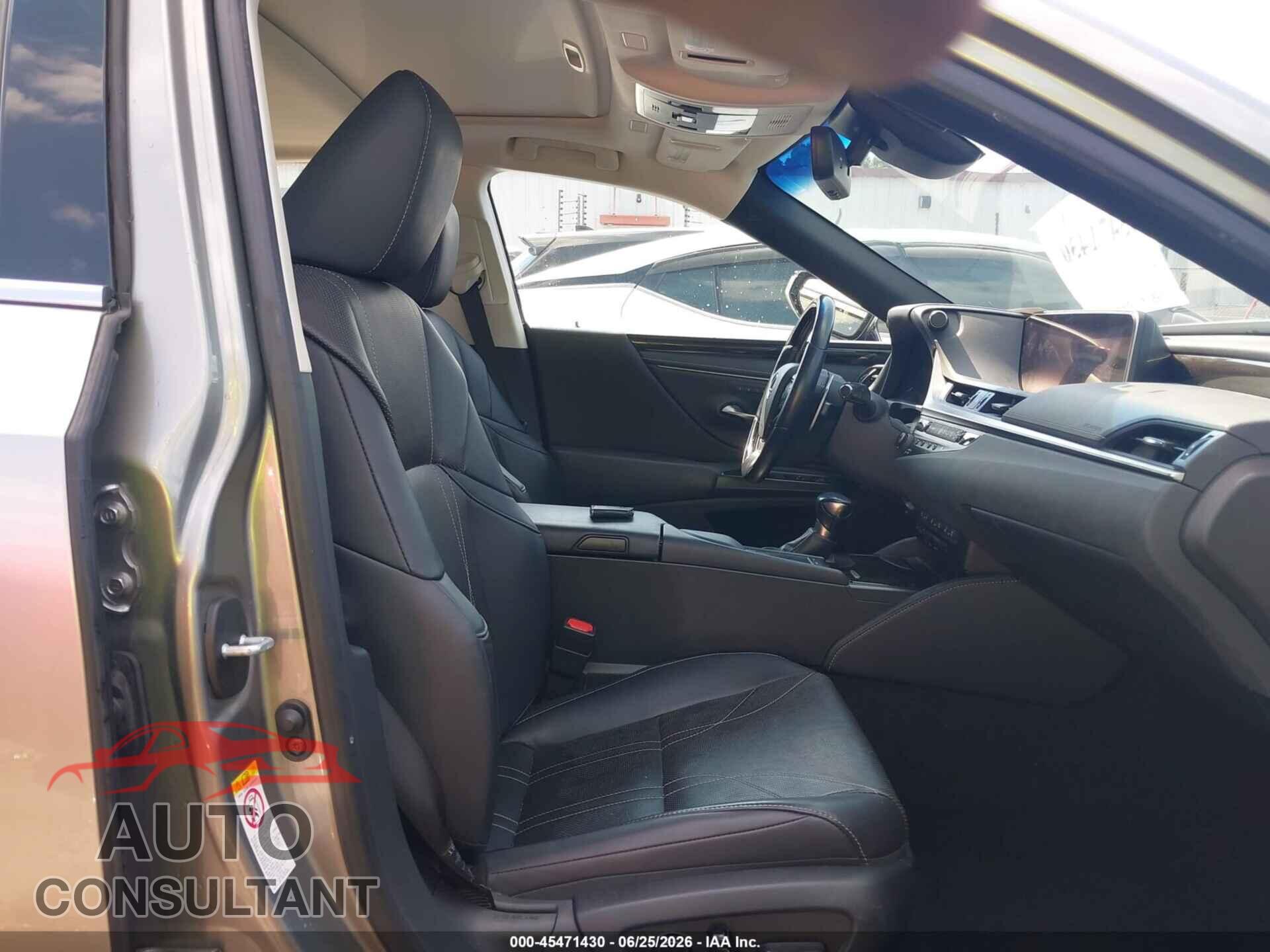 LEXUS ES 300H 2019 - JTHB21B19K2000910